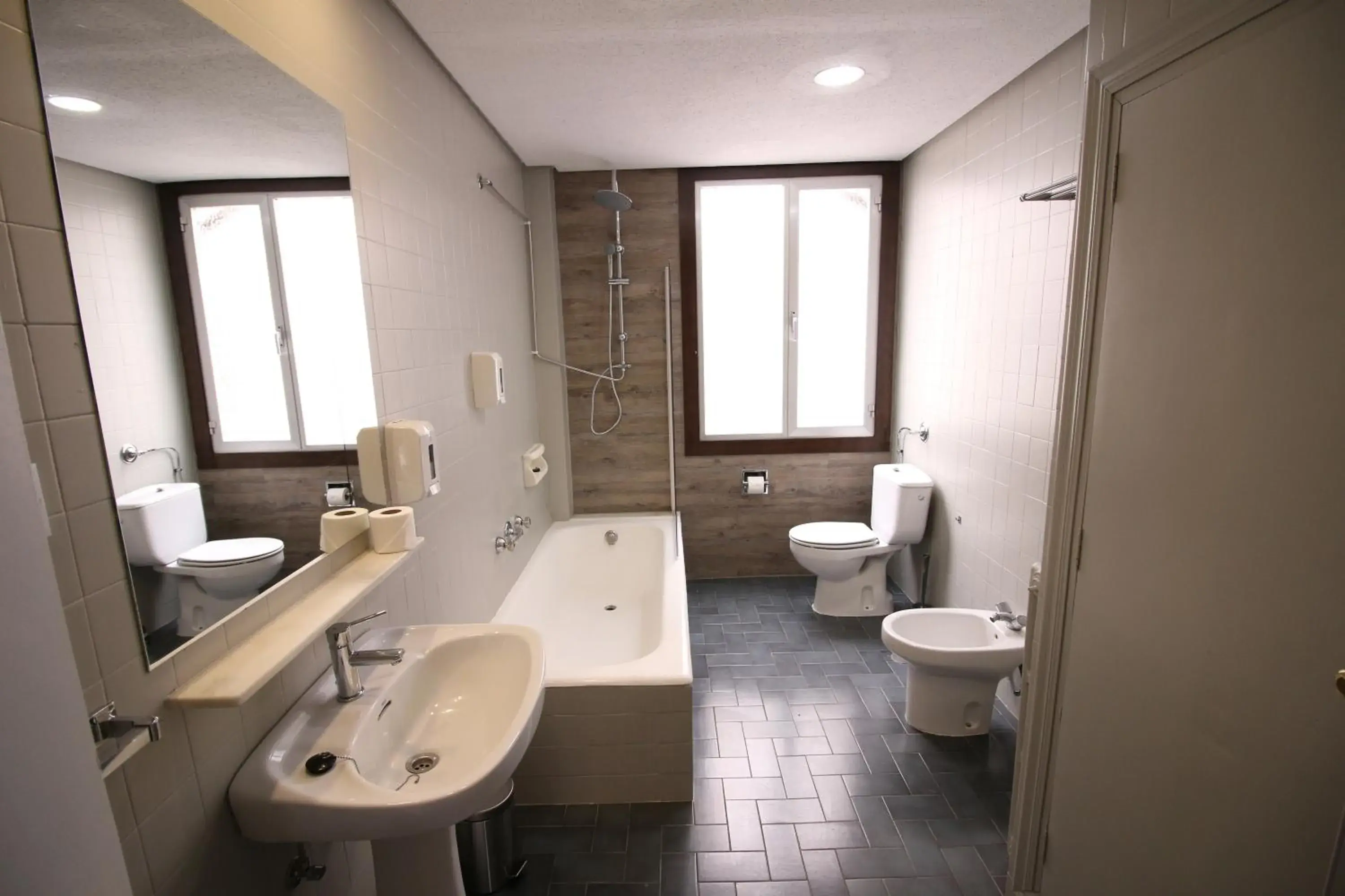 Bathroom in Hotel Alda Centro Ponferrada