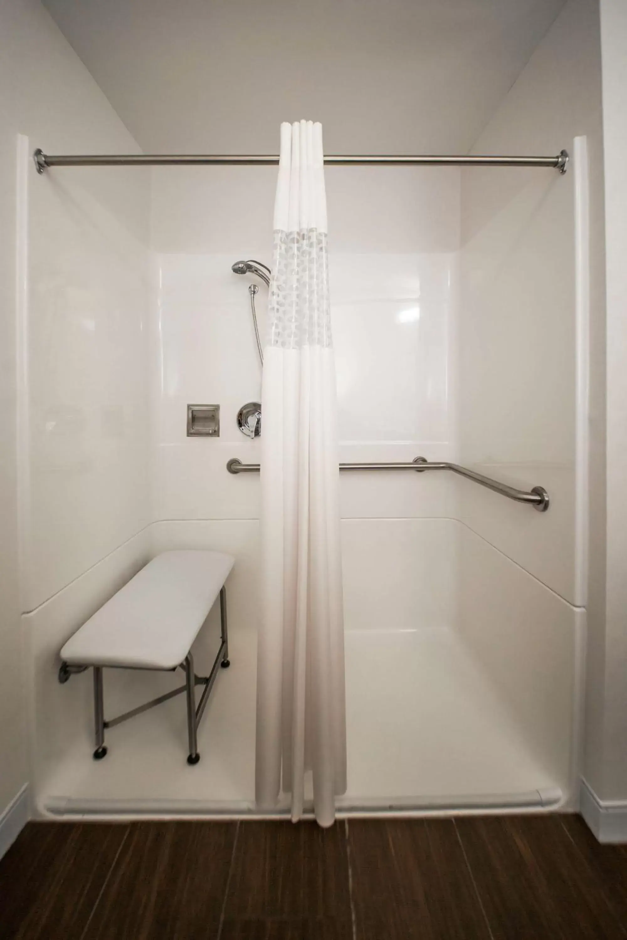 Bathroom in Hampton Inn Philadelphia-Airport Bathroom in Hampton Inn Philadelphia-Airport