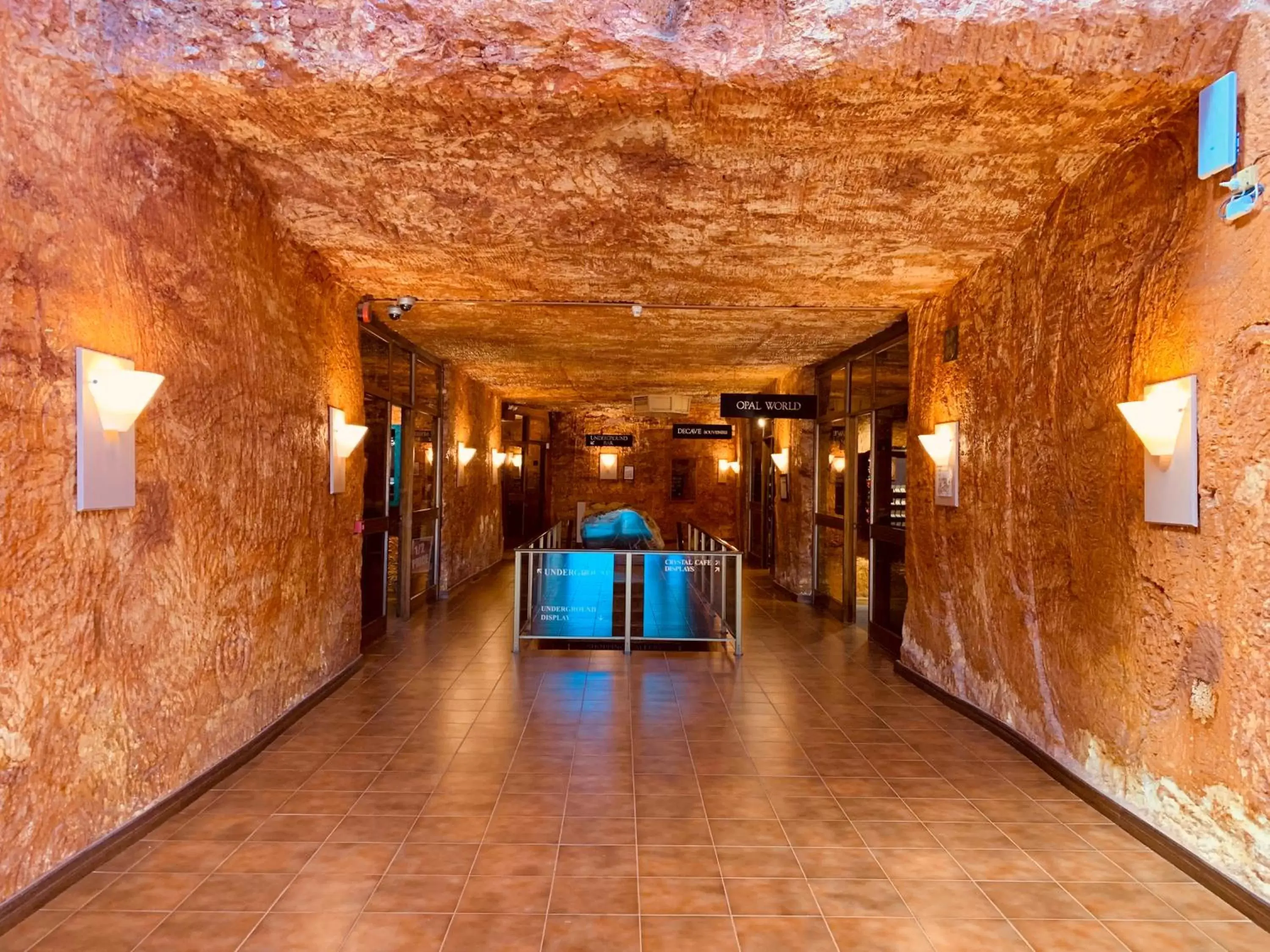 Nightclub / DJ in Desert Cave Hotel