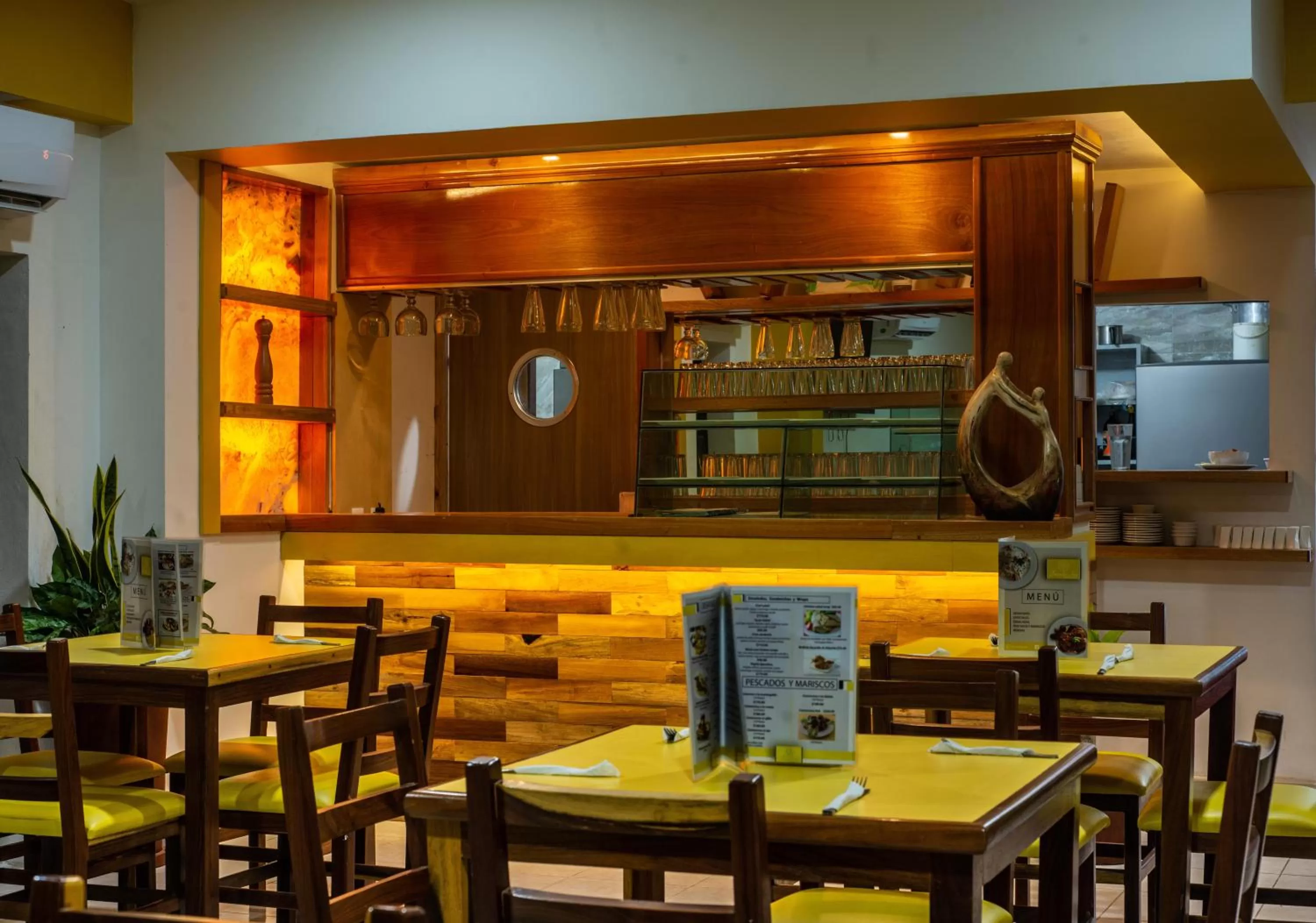 Restaurant/places to eat in Framfor Inn