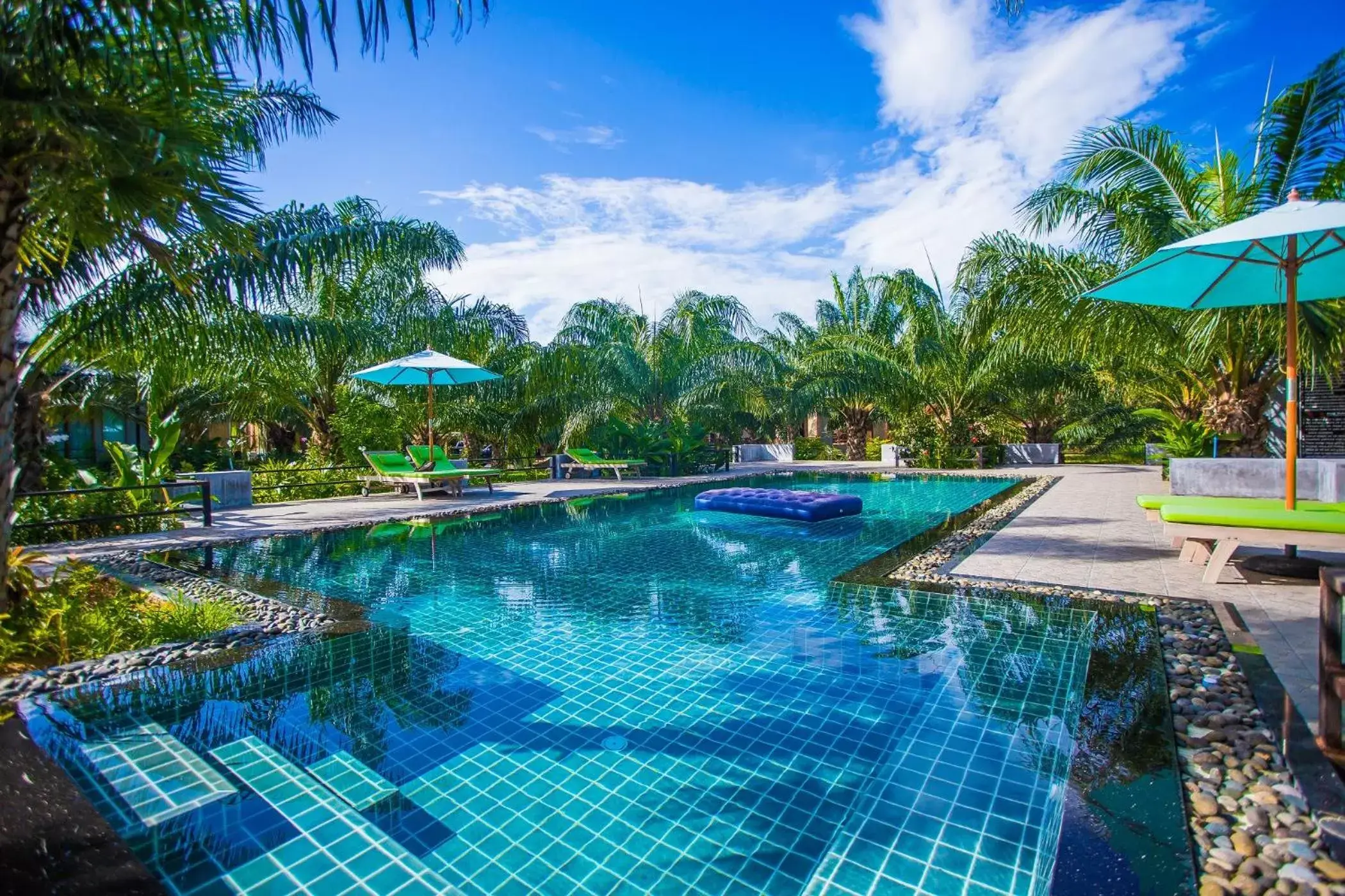 Swimming Pool in Palm Pran Resort