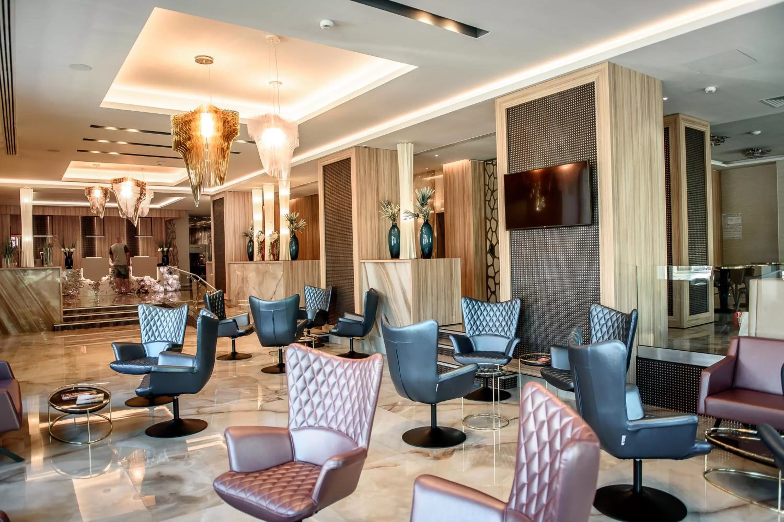 Lobby or reception in Ramada by Wyndham Ramnicu Valcea