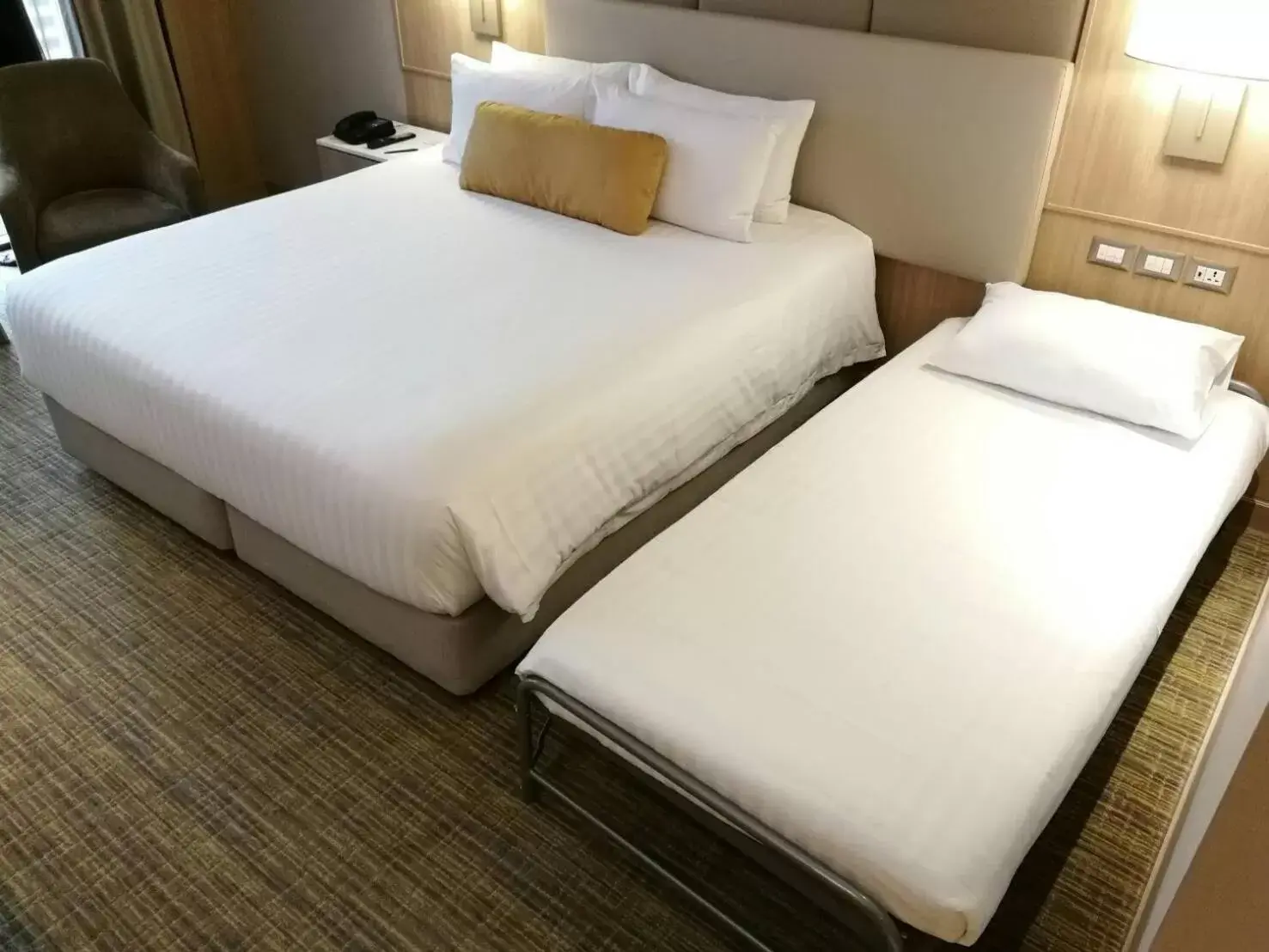 Grand Premier with Roll-away bed in SKYVIEW Hotel Bangkok - Em District