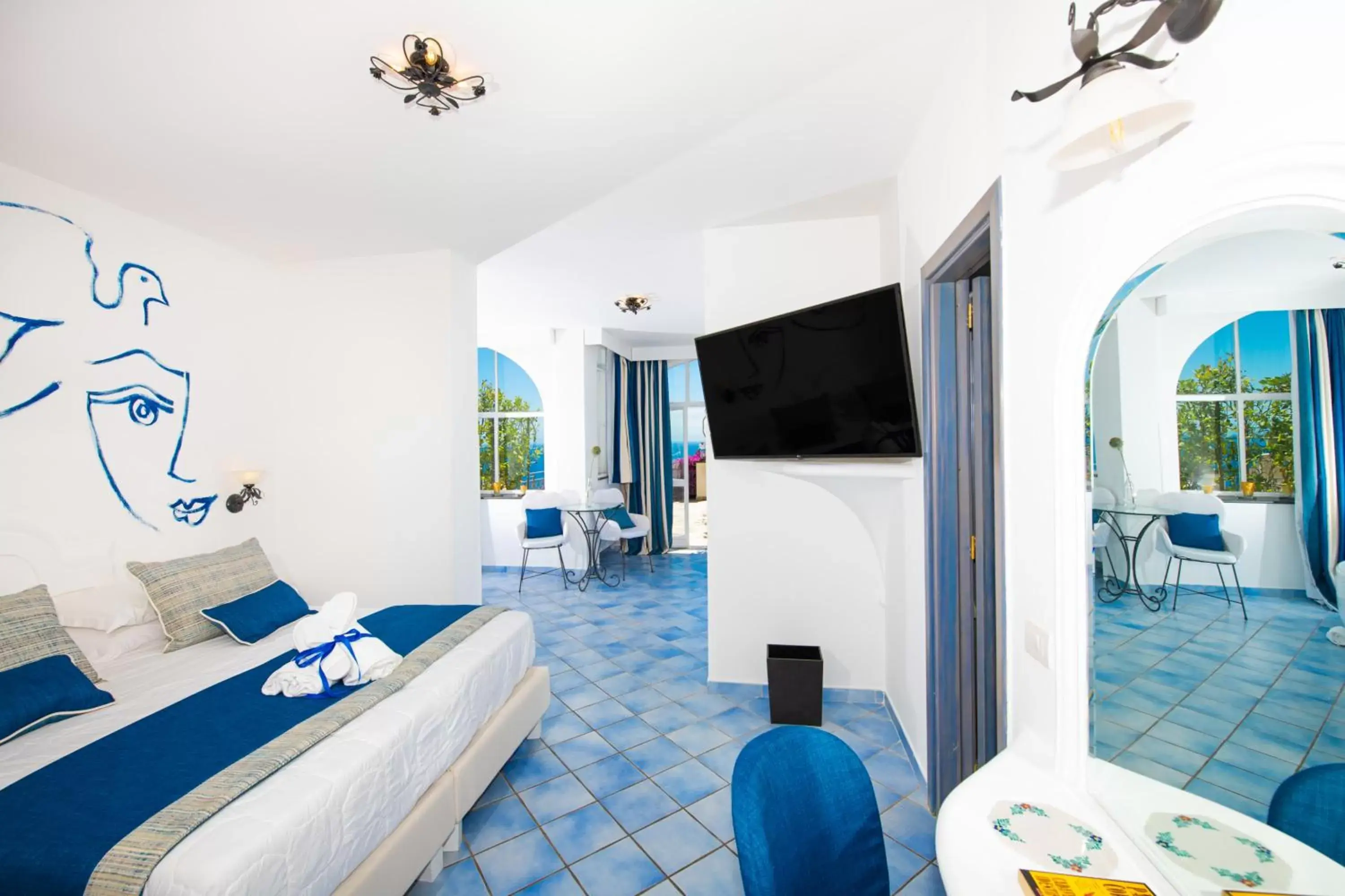 Bed in Positano Art Hotel Pasitea Bed in Positano Art Hotel Pasitea