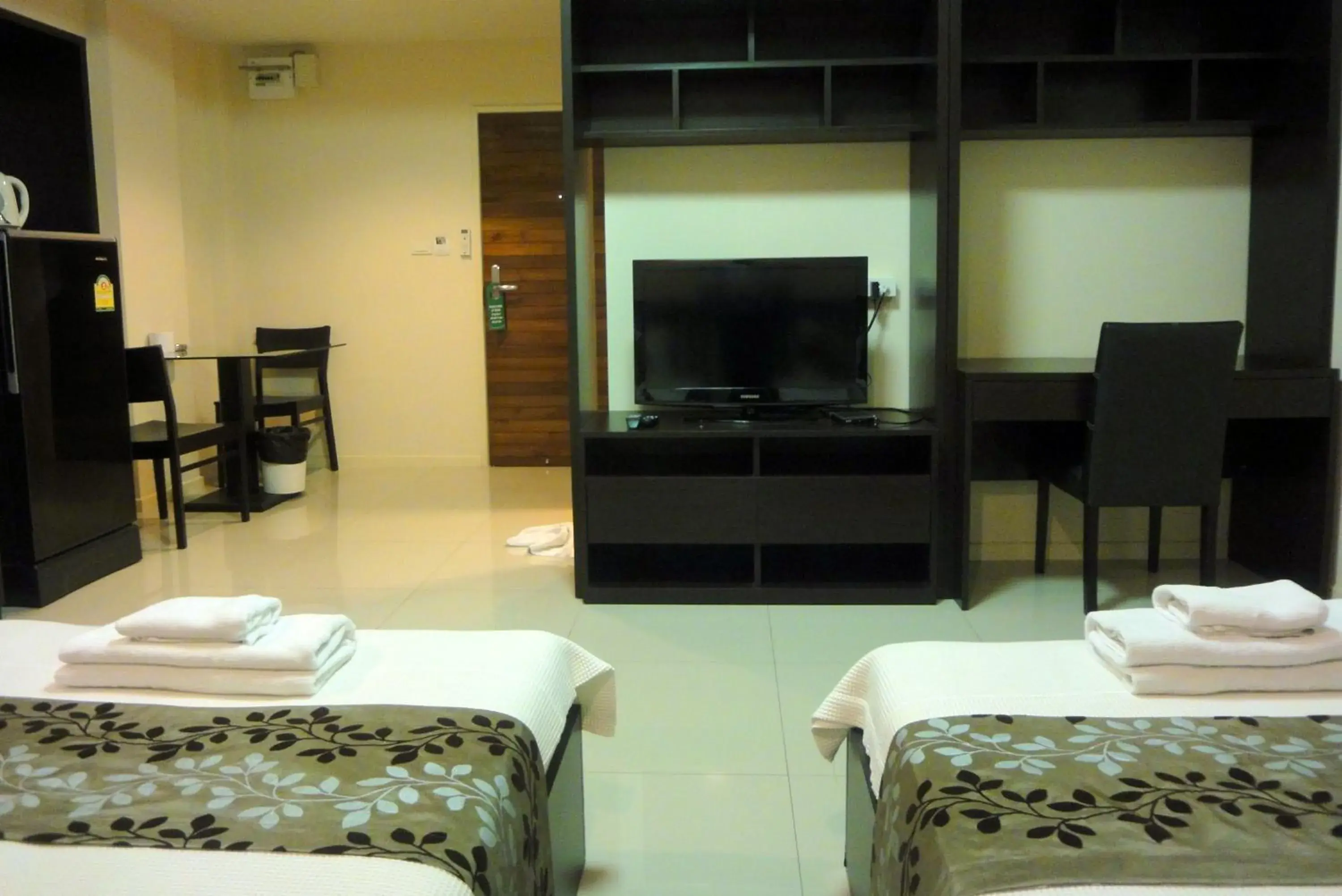 Photo of the whole room, TV/Entertainment Center in Royal Place Banchang