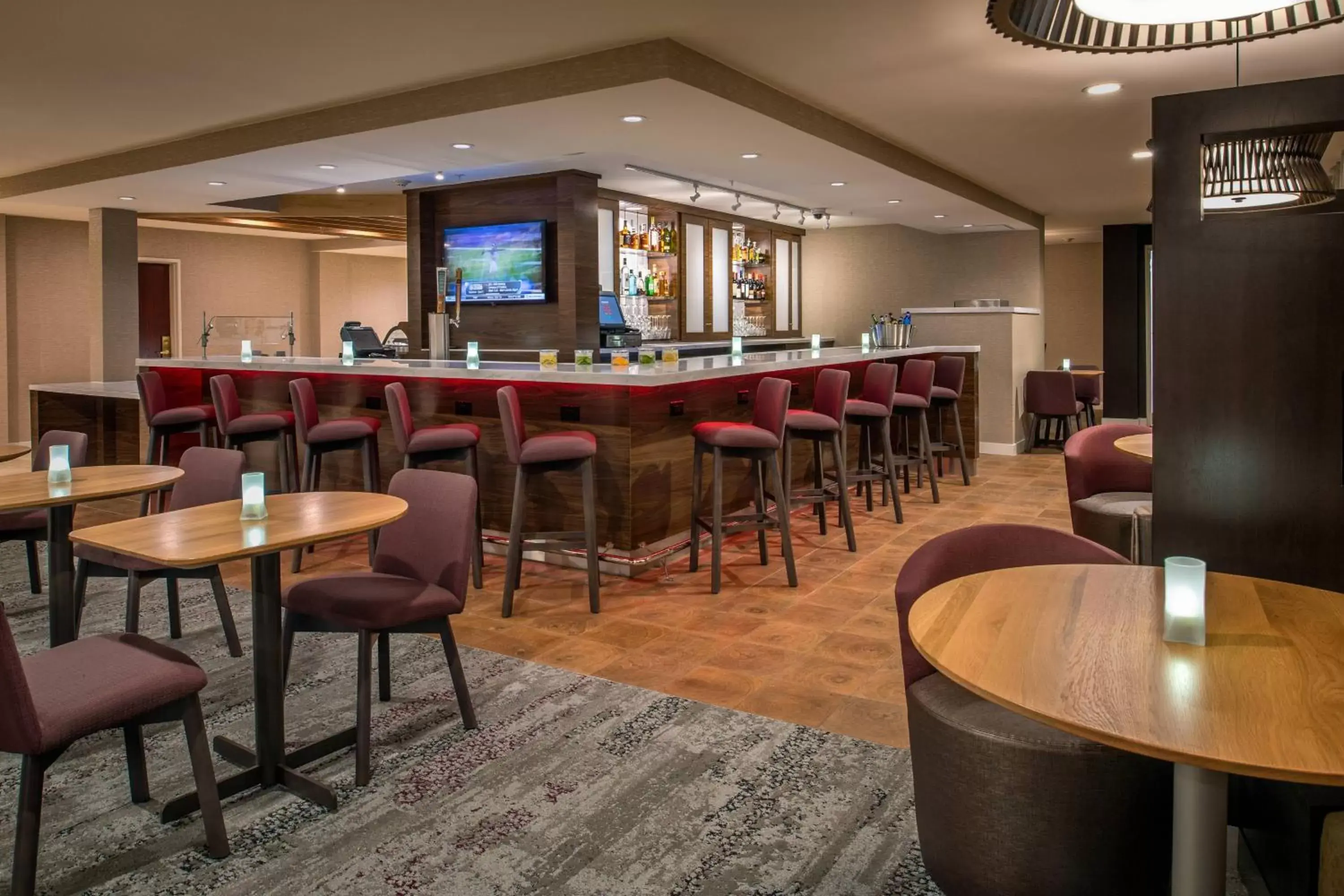 Restaurant/places to eat, Lounge/Bar in Courtyard by Marriott Portland North