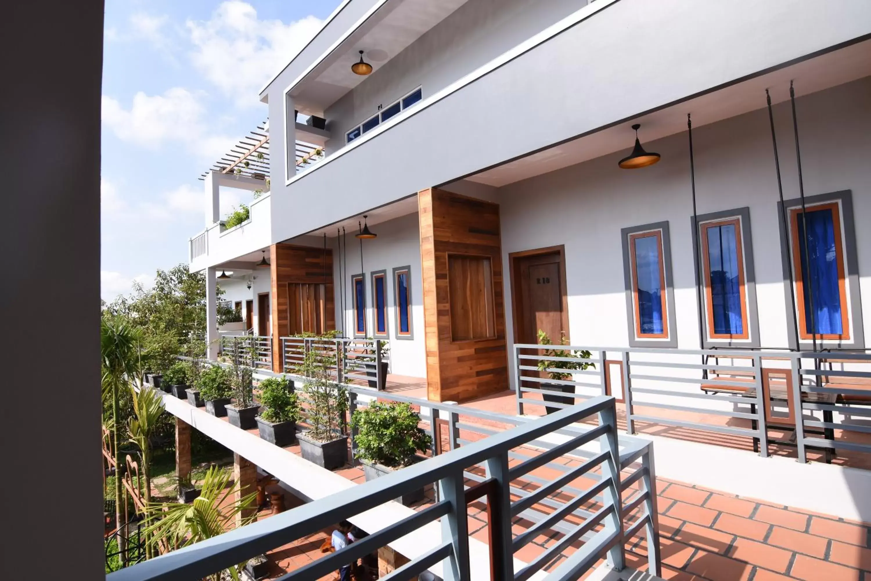 Garden, Balcony/Terrace in Indra Porak Residence Hotel