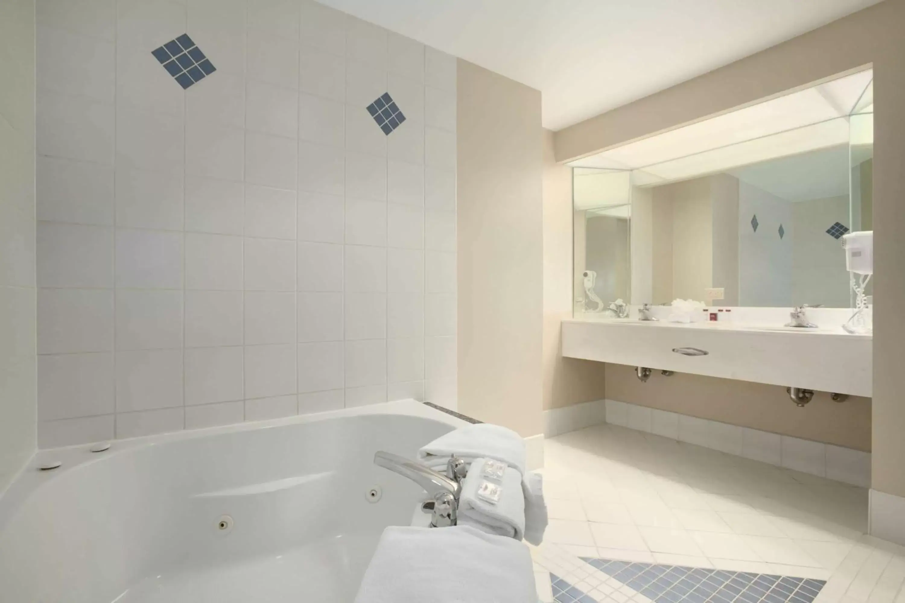 Photo of the whole room, Bathroom in 41 Lakefront Hotel, Trademark Collection by Wyndham