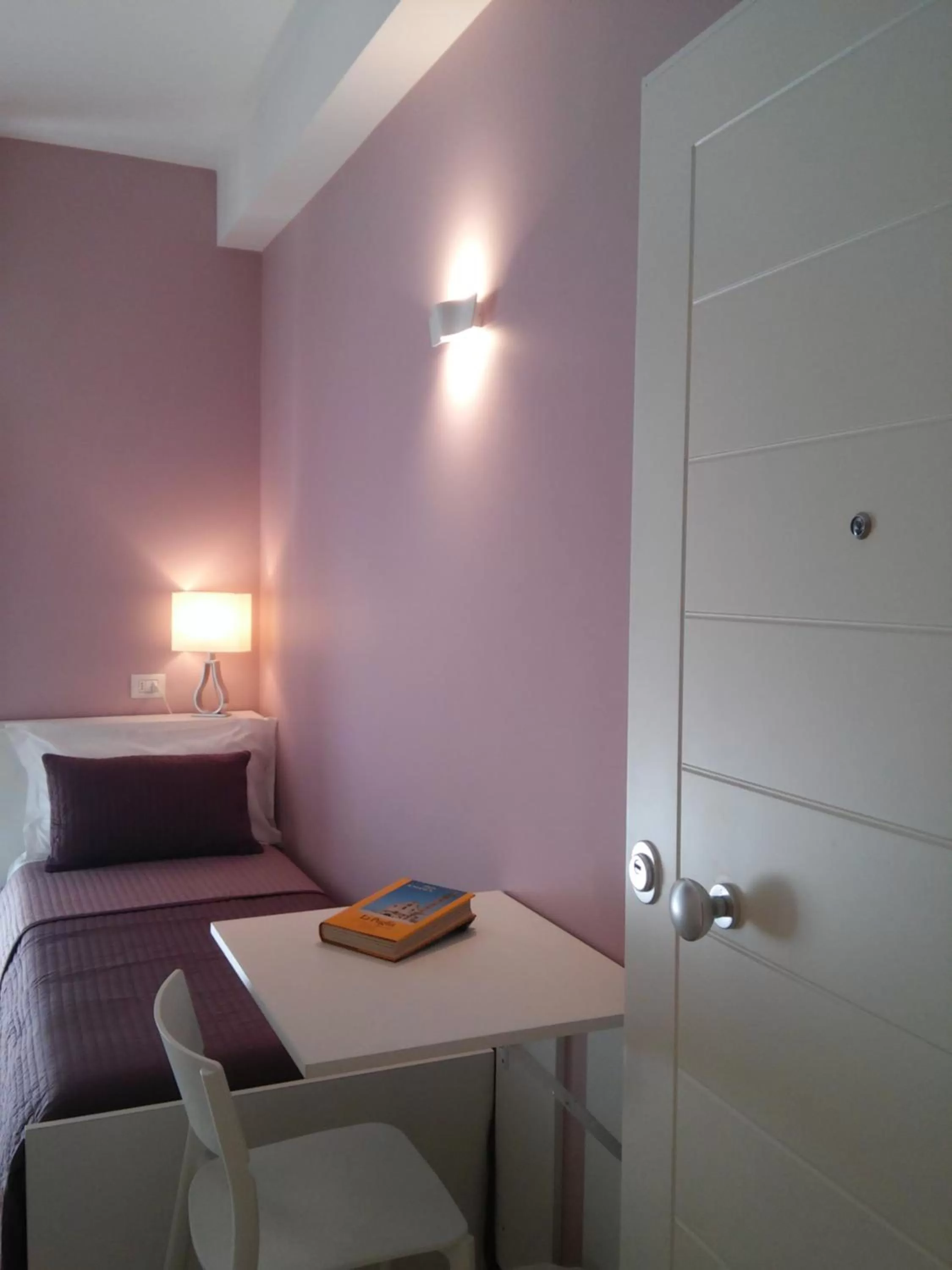 Photo of the whole room, Bed in Dimora Francesca