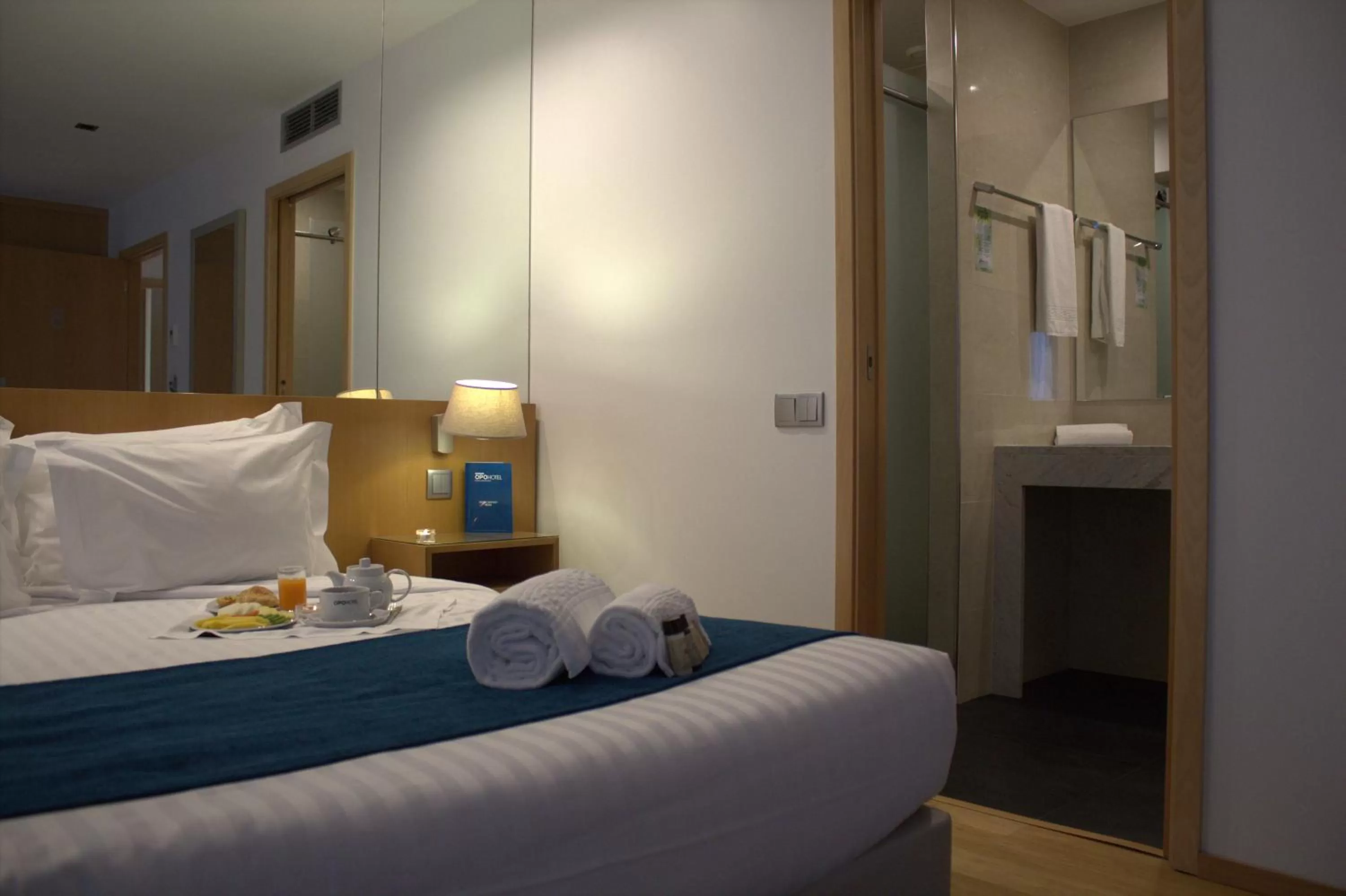 Bed in OPOHOTEL Porto Aeroporto