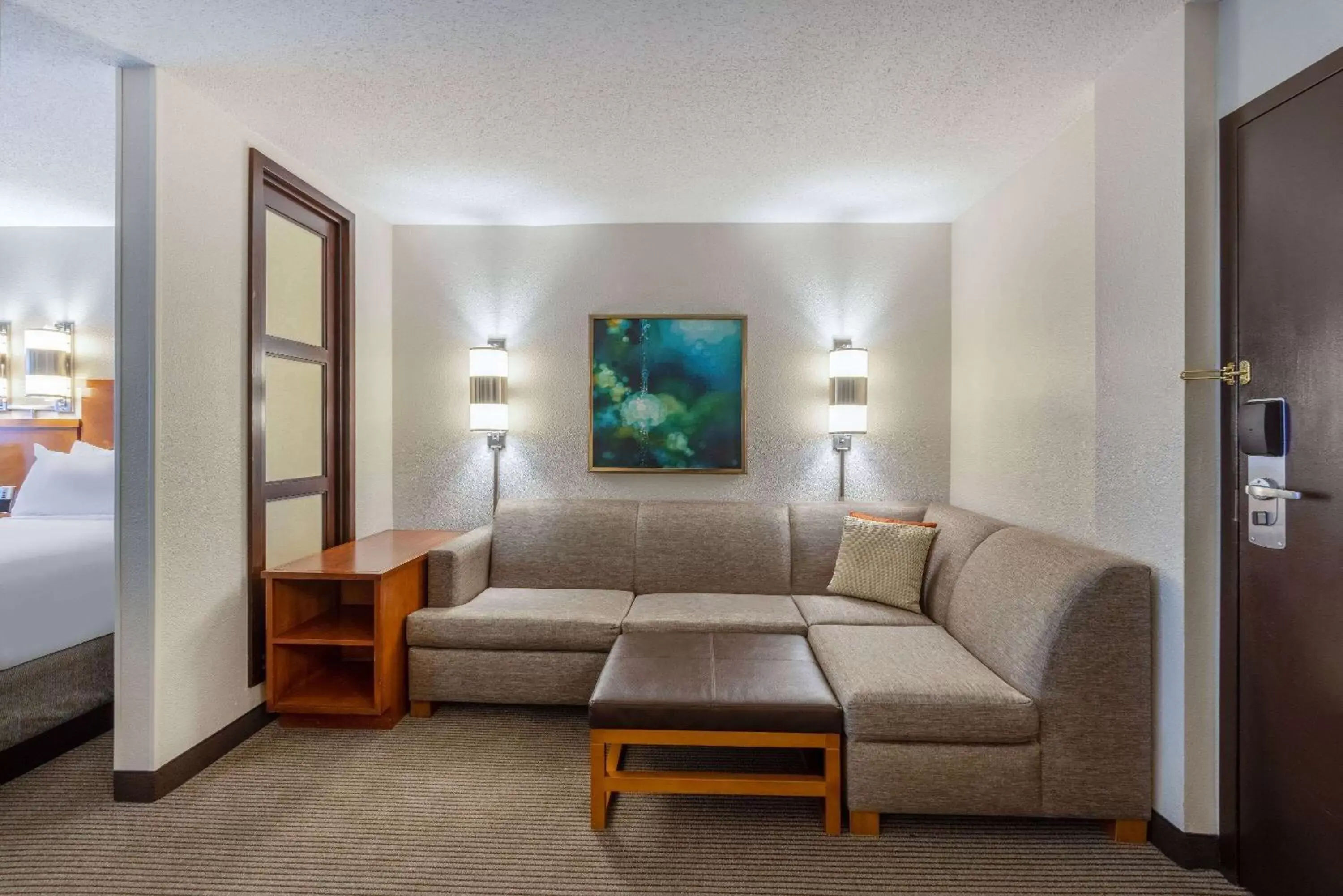 Photo of the whole room, Seating Area in Wyndham Garden Kansas City Airport