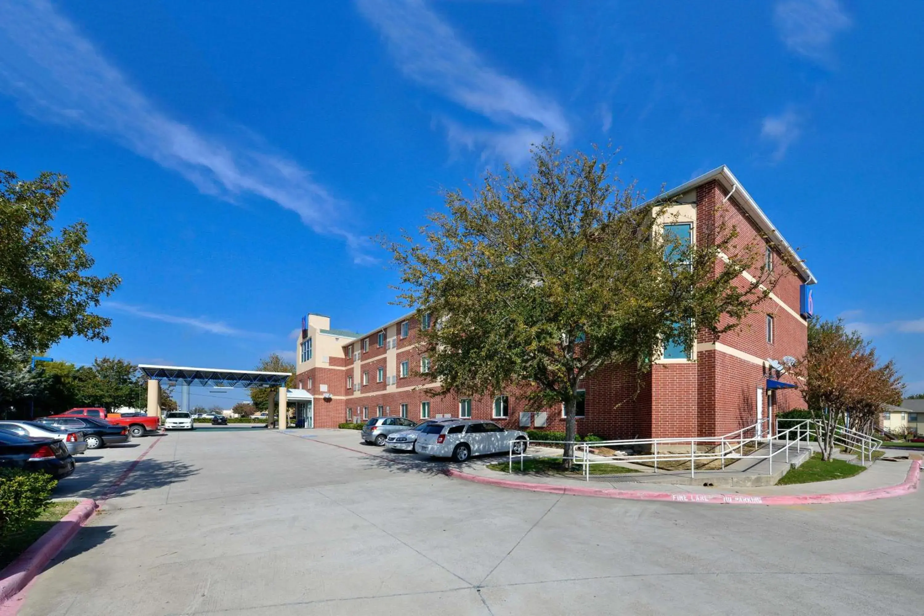 Property building in Motel 6-McKinney, TX - North Property building in Motel 6-McKinney, TX - North