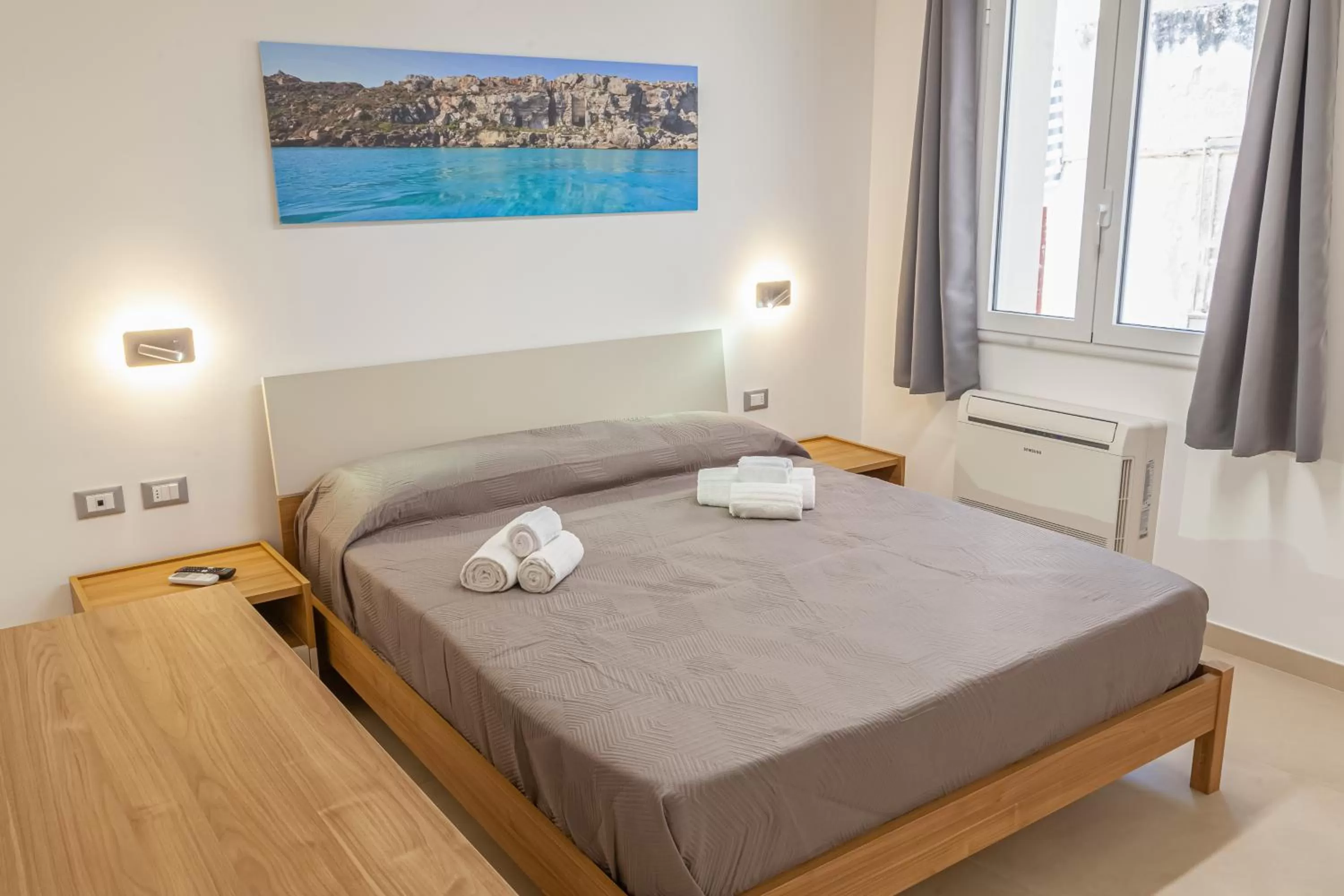 Photo of the whole room, Bed in Isgrò Rooms