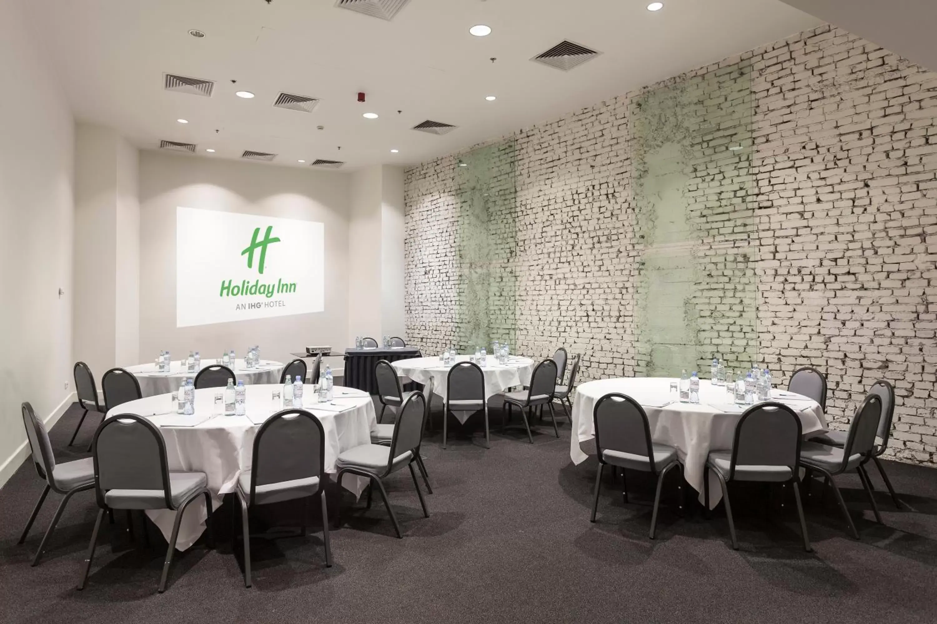 Meeting/conference room, Restaurant/Places to Eat in Holiday Inn - Tbilisi, an IHG Hotel