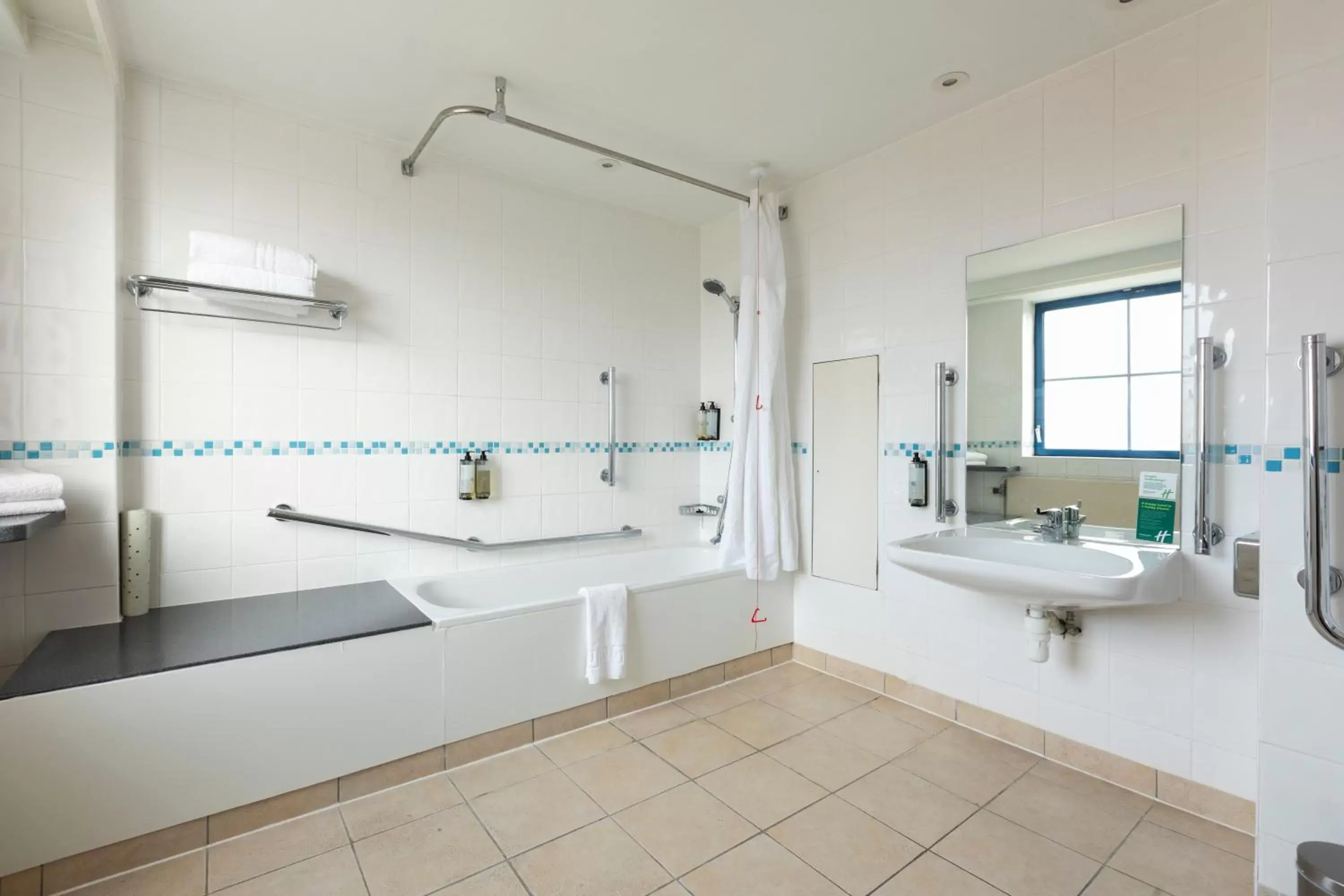 Shower, Bathroom in Holiday Inn London Sutton, an IHG Hotel
