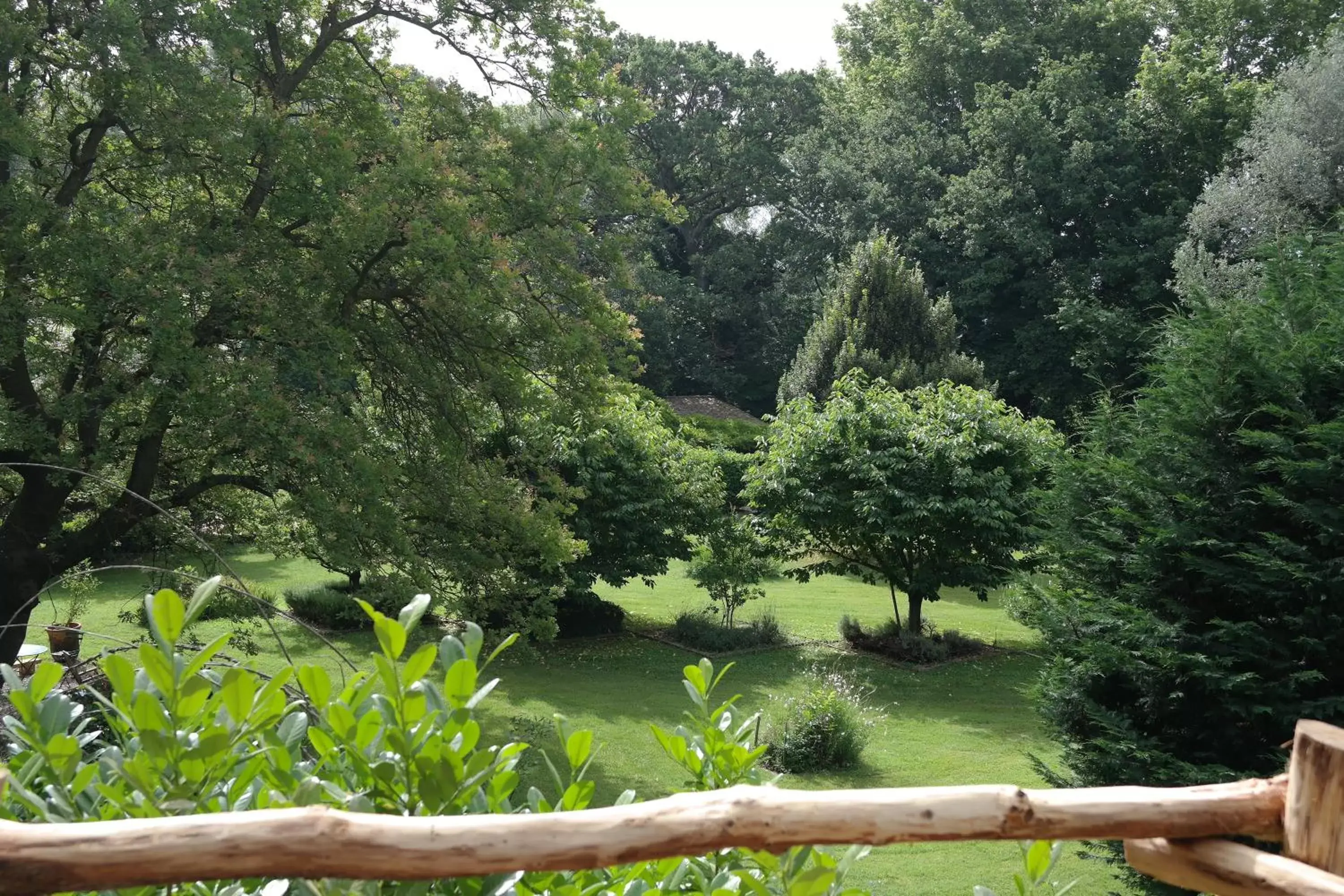 Garden view in Le Pavillon Vert - B&B