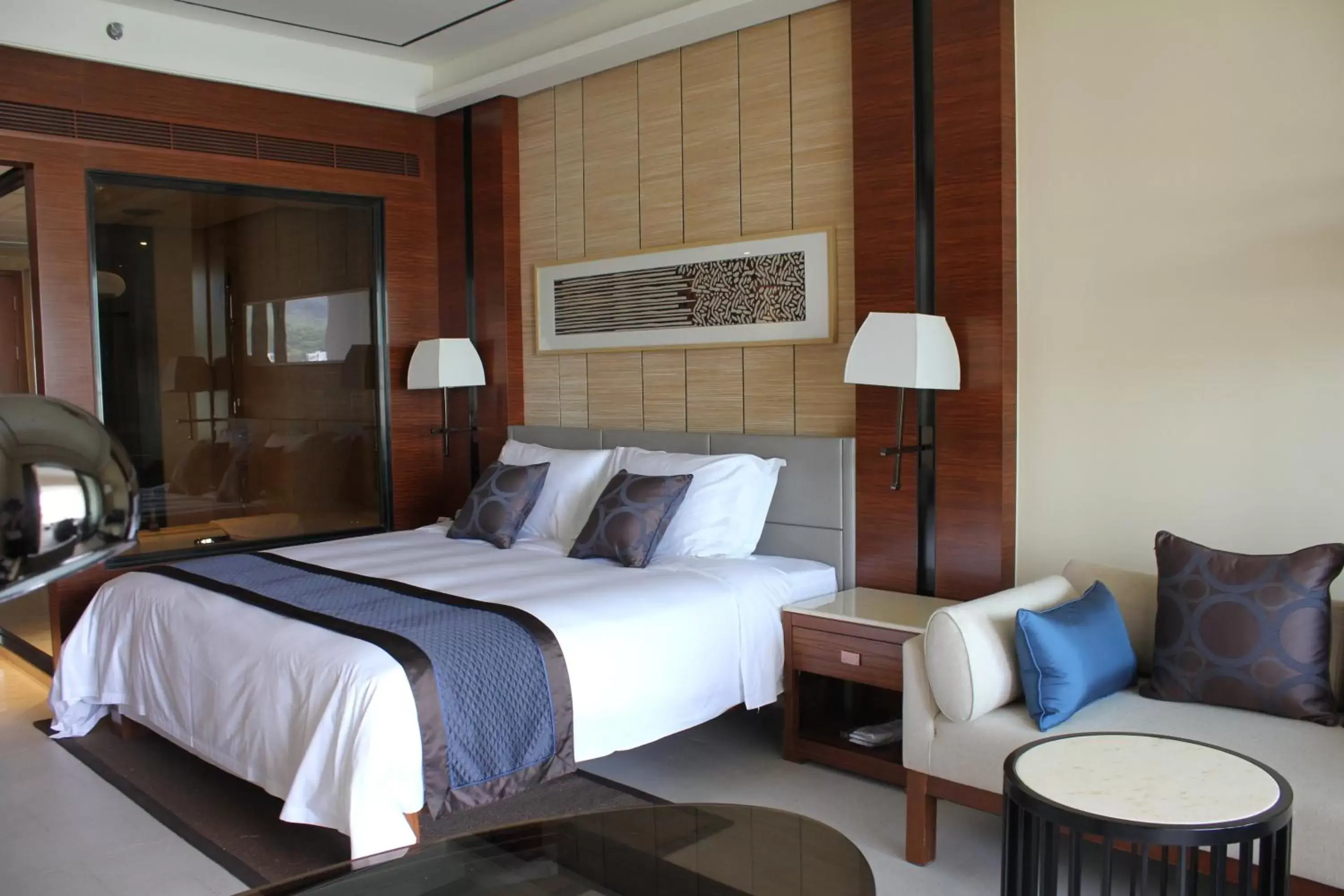 Bedroom, Bed in Crowne Plaza Sanya City Center, an IHG Hotel