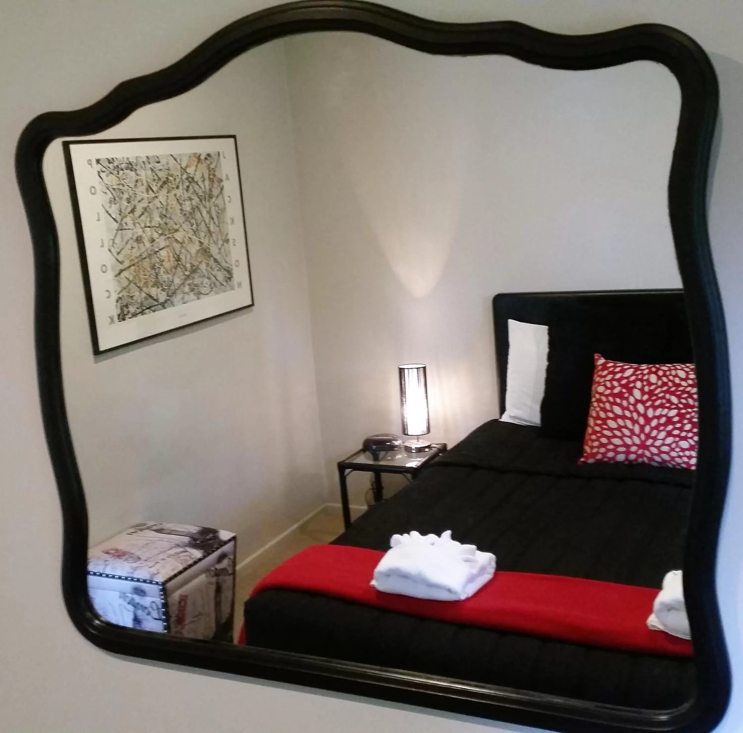 Bedroom, Bed in The Lake Motel