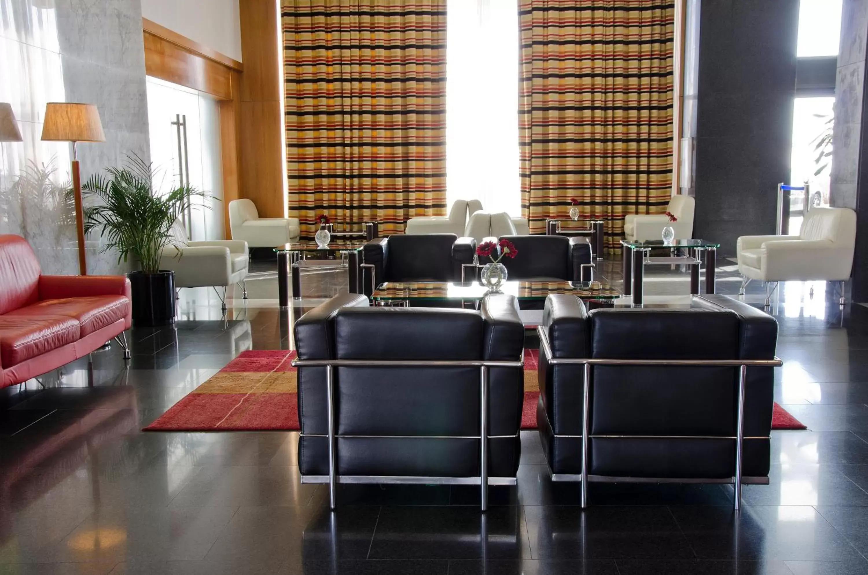 Lounge or bar in VIP Executive Santa Iria Hotel