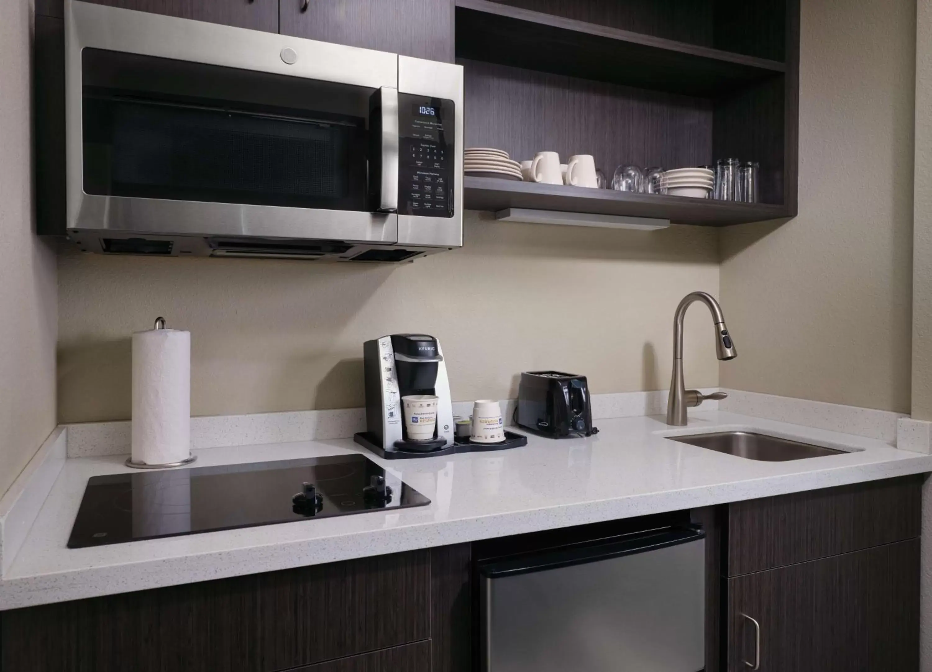 Bedroom, Kitchen/Kitchenette in Best Western Plus Executive Residency Jackson Northeast
