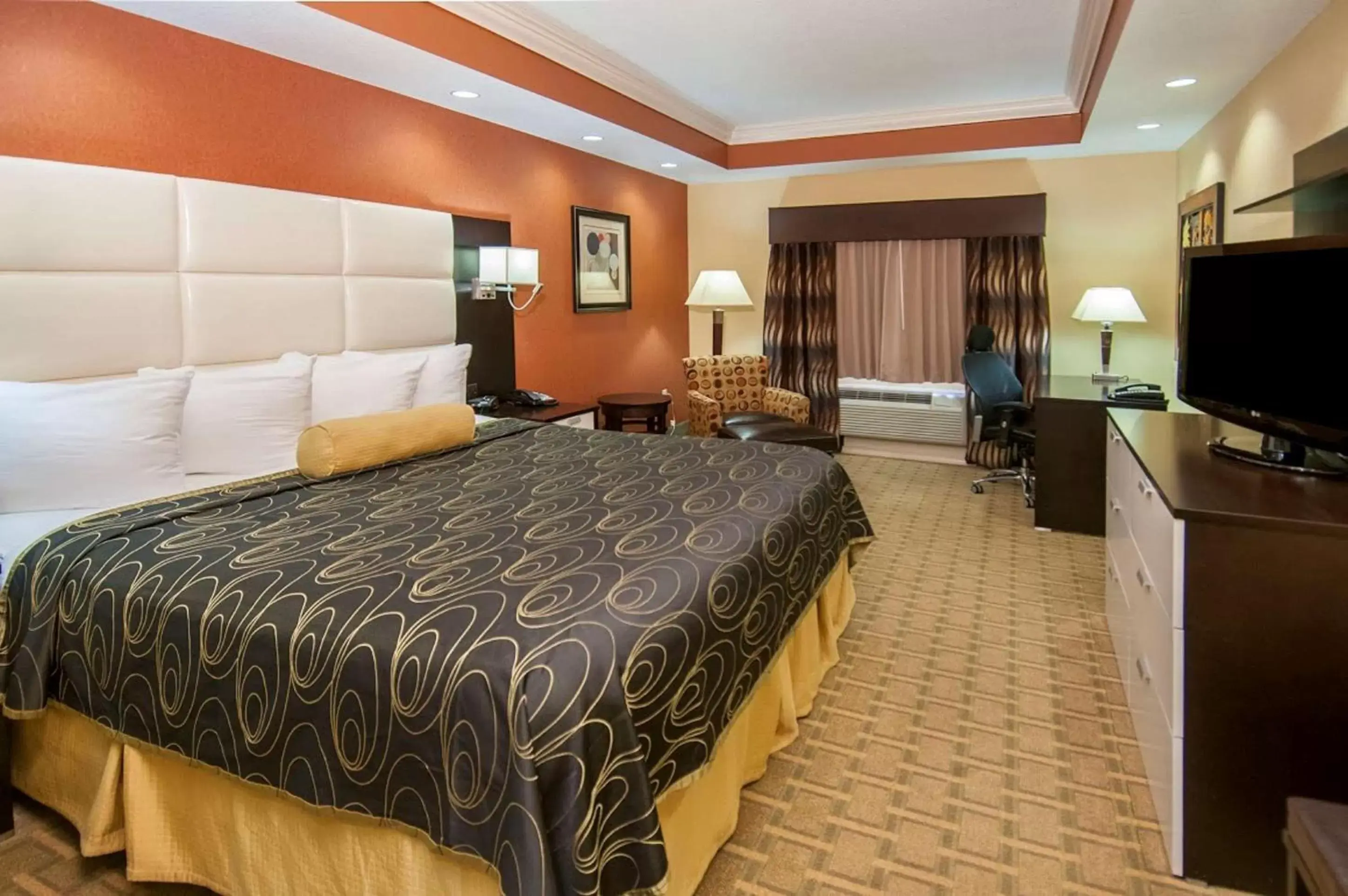 Photo of the whole room, Bed in Best Western Plus JFK Inn & Suites