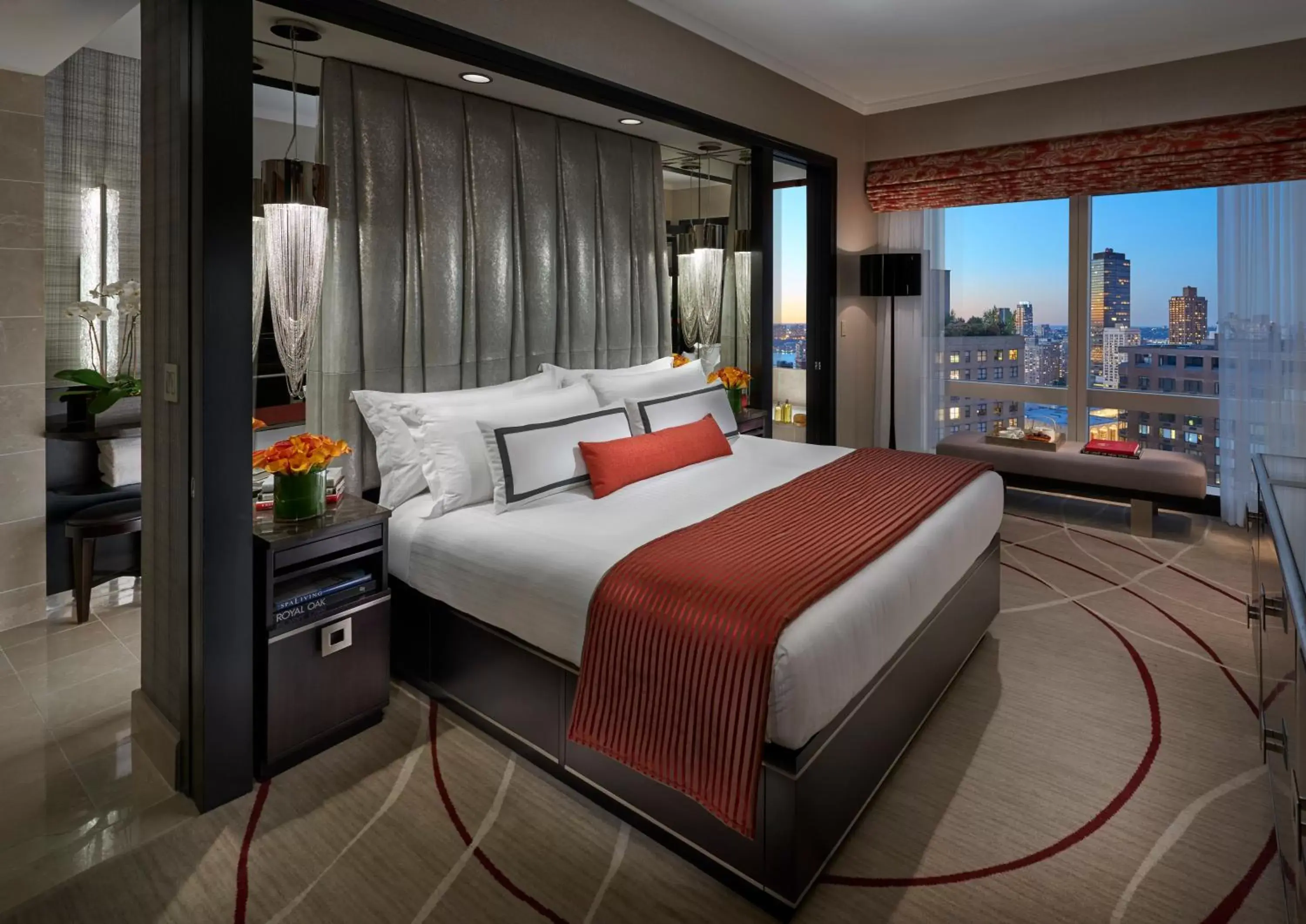 Bedroom, Bed in Mandarin Oriental New York