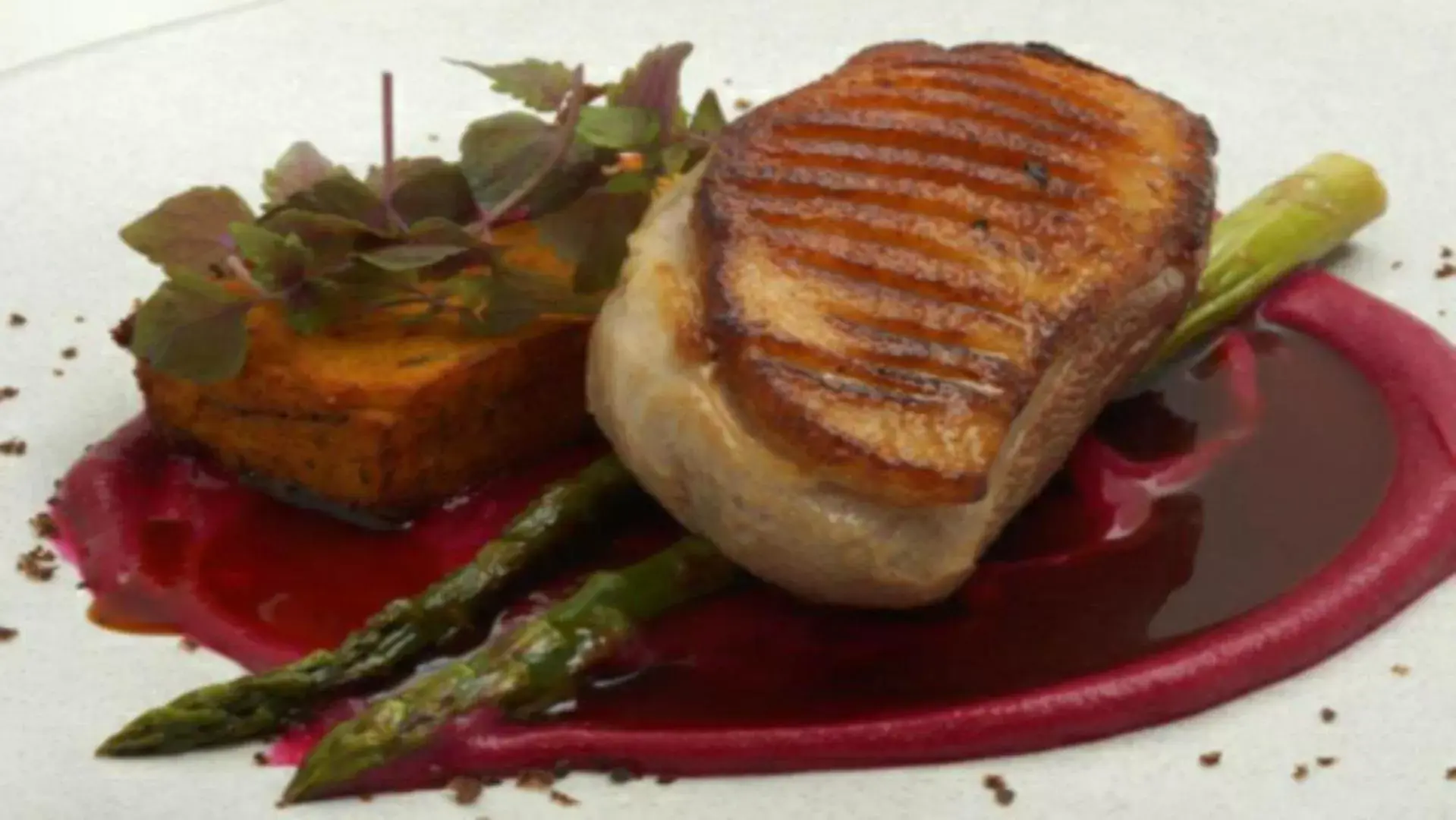 Restaurant/places to eat in Hyde Park Inn Restaurant/places to eat in Hyde Park Inn