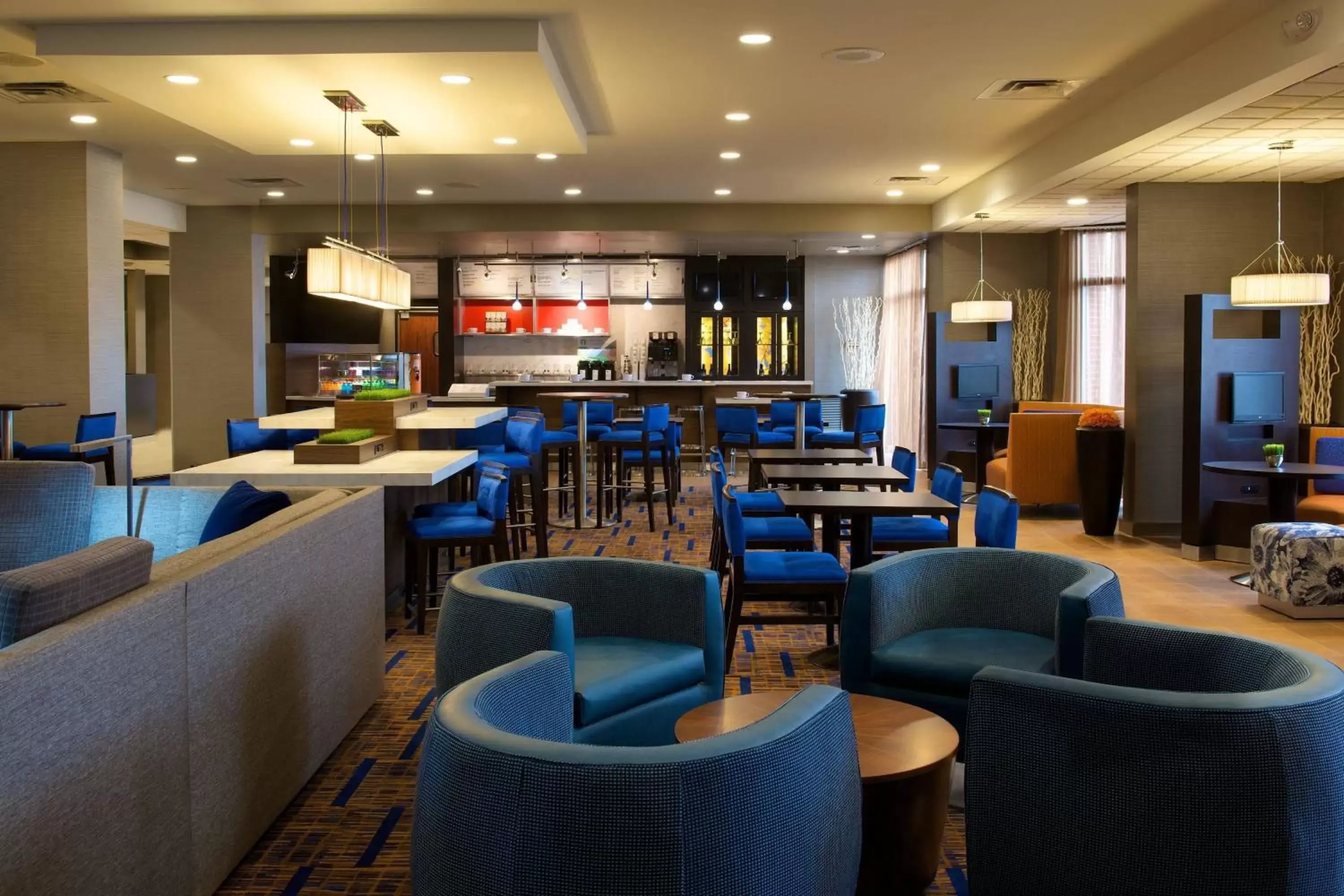 Restaurant/places to eat, Lounge/Bar in Courtyard by Marriott Bloomington