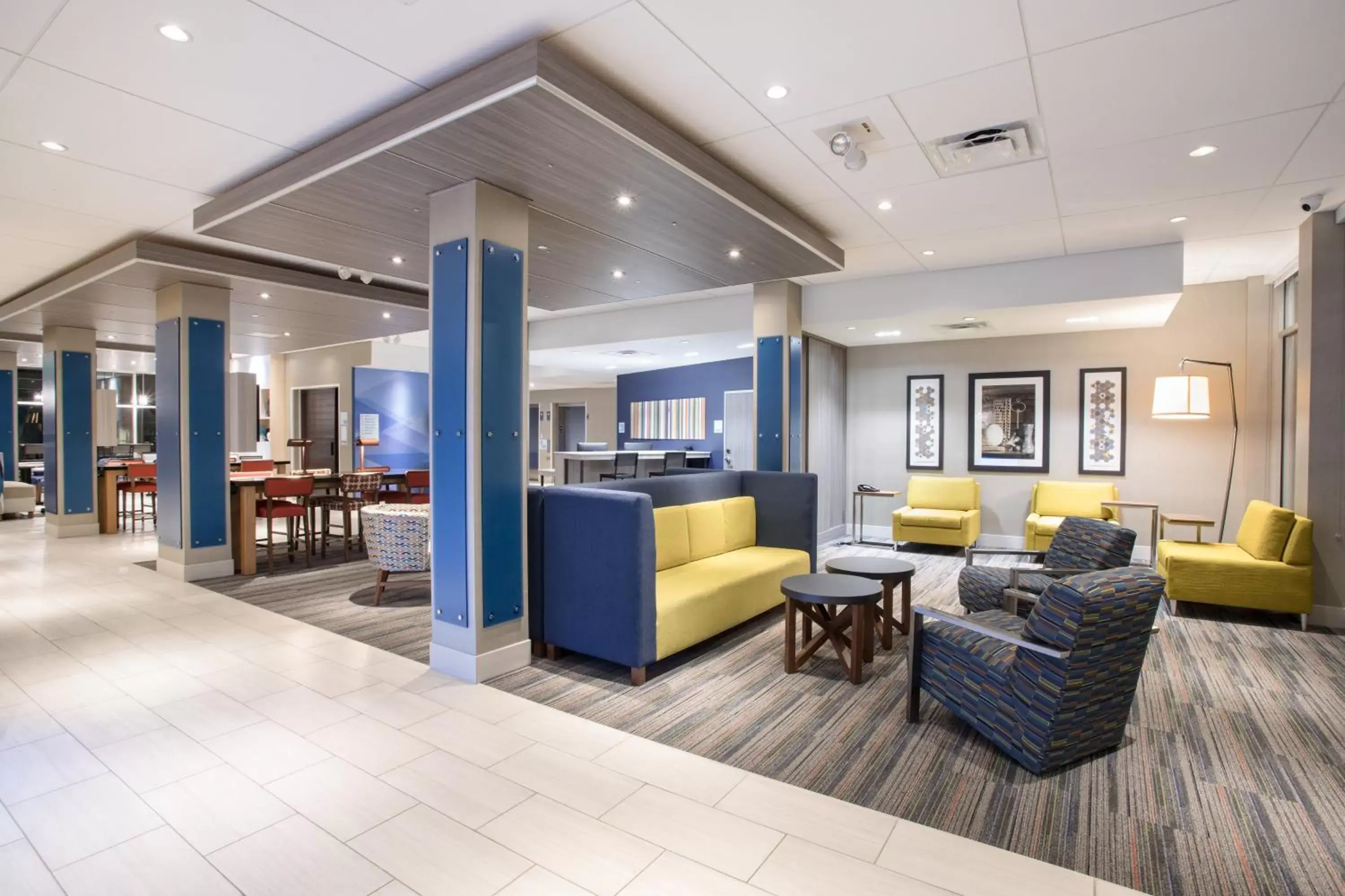Lobby or reception in Holiday Inn Express & Suites - Denver NE - Brighton, an IHG Hotel