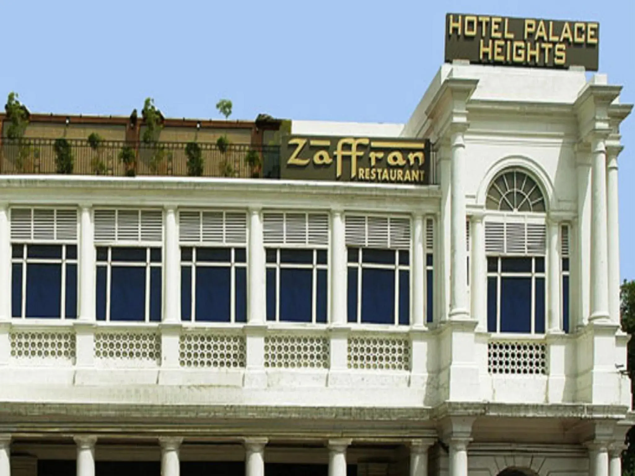 Facade/entrance in Hotel Palace Heights