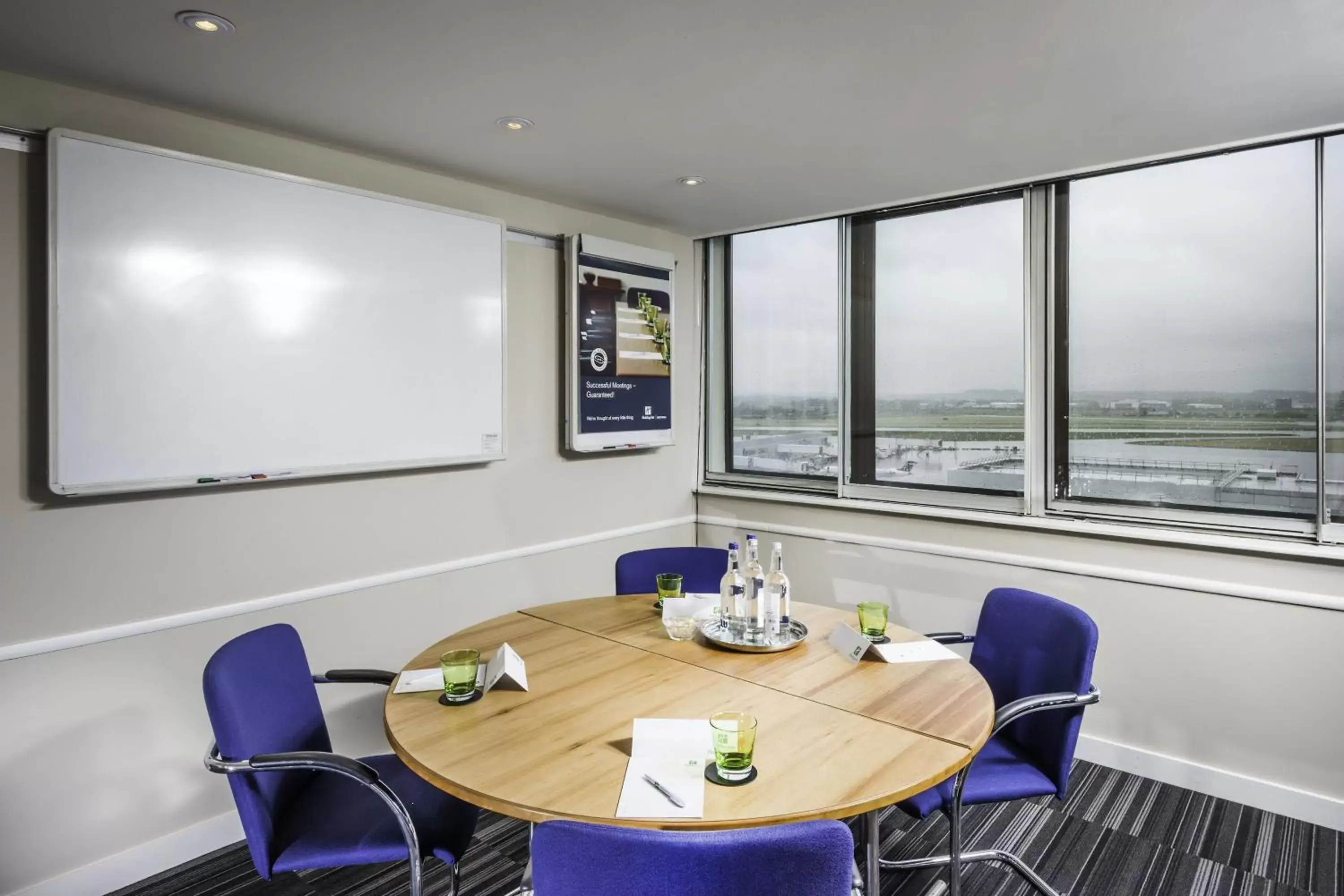 Meeting/conference room in Holiday Inn - Glasgow Airport, an IHG Hotel