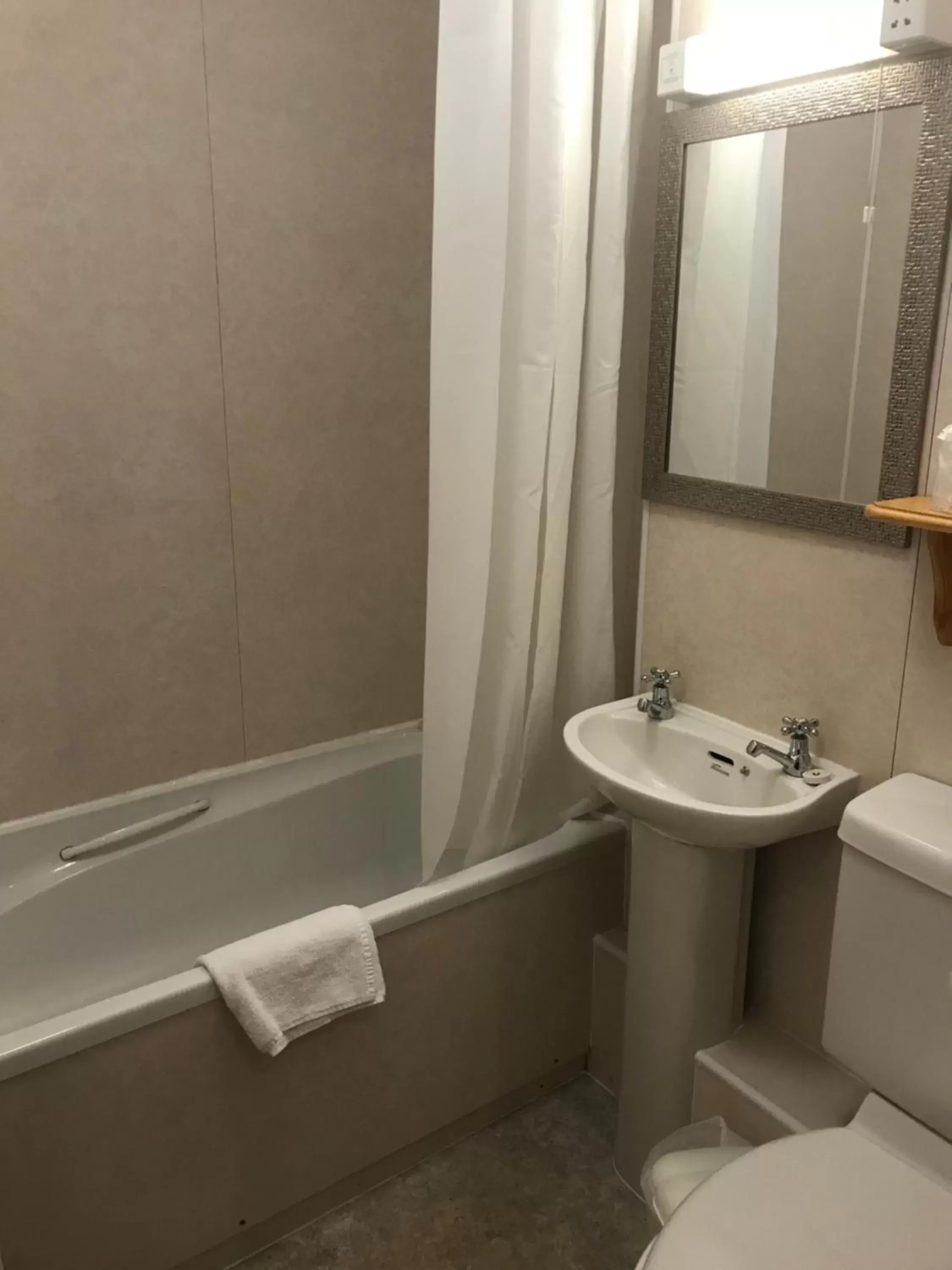 Bathroom in Marine Lodge
