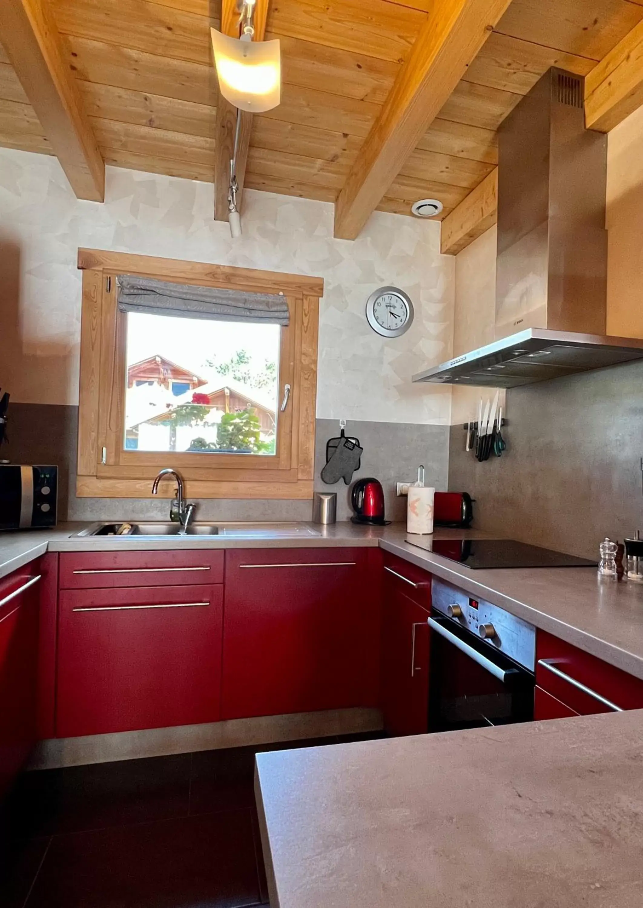 Kitchen/Kitchenette in Logis Hôtel Les Chatelminés