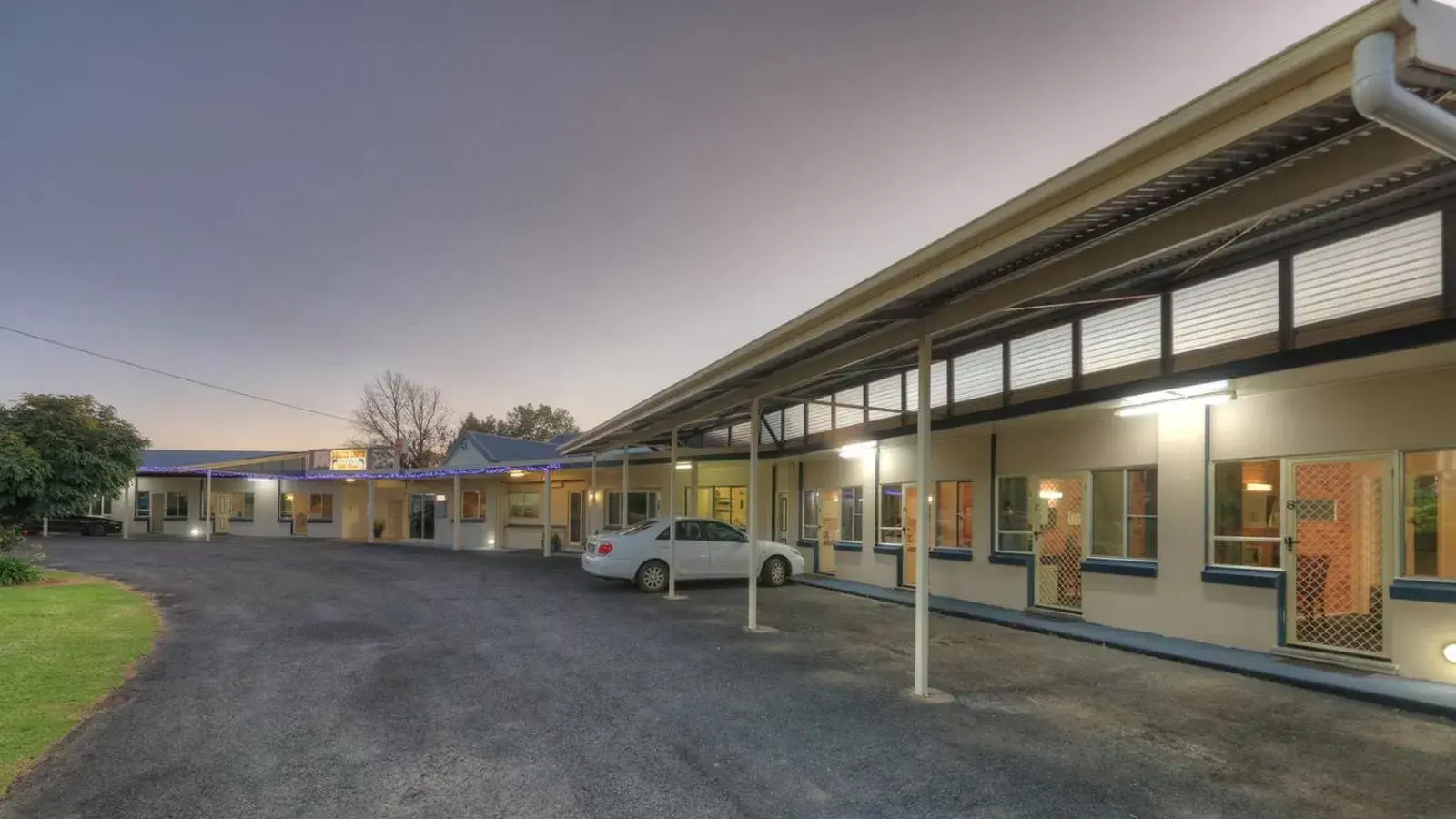 Property building in Glen Innes Motel