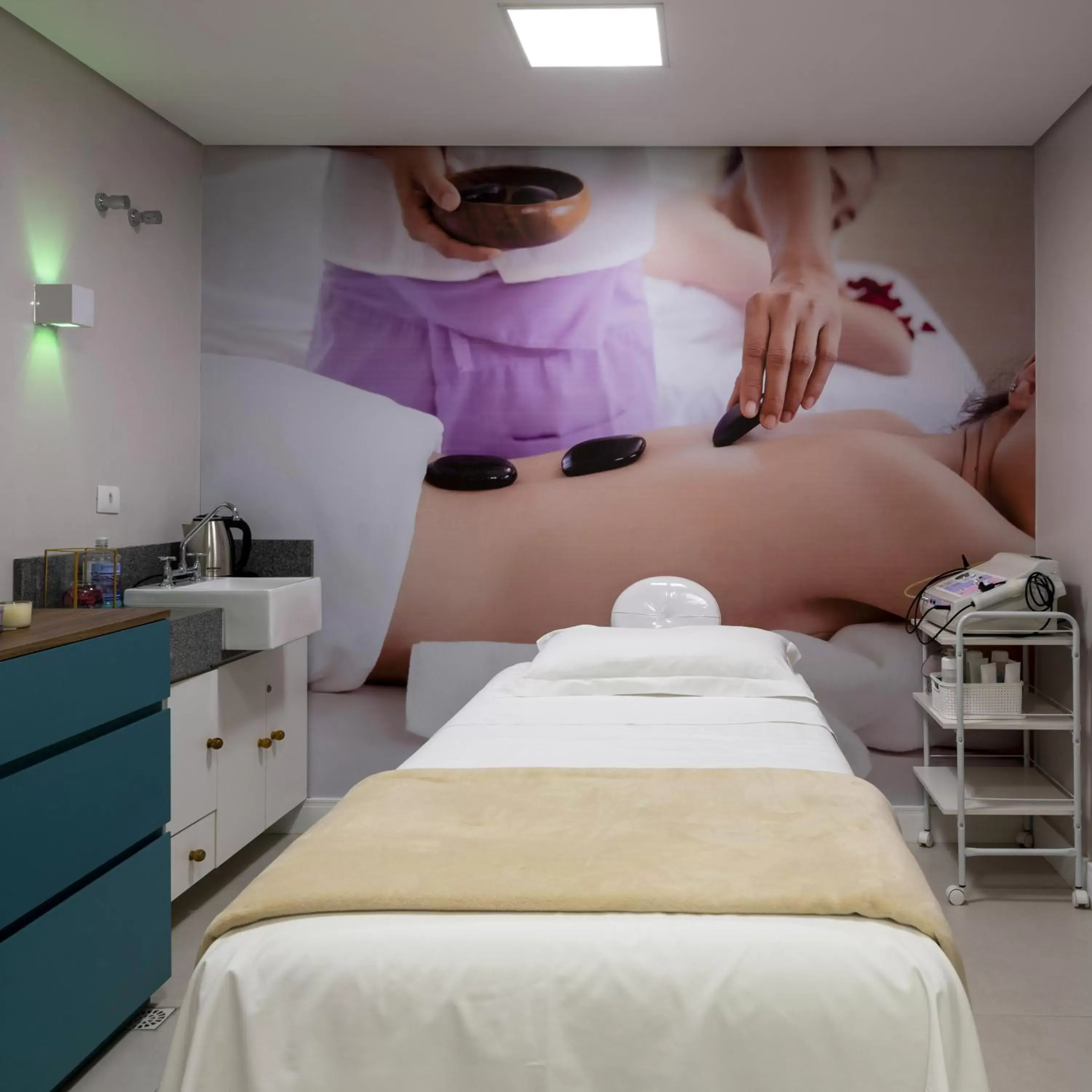 Massage, Bed in Grand Mercure Curitiba Rayon
