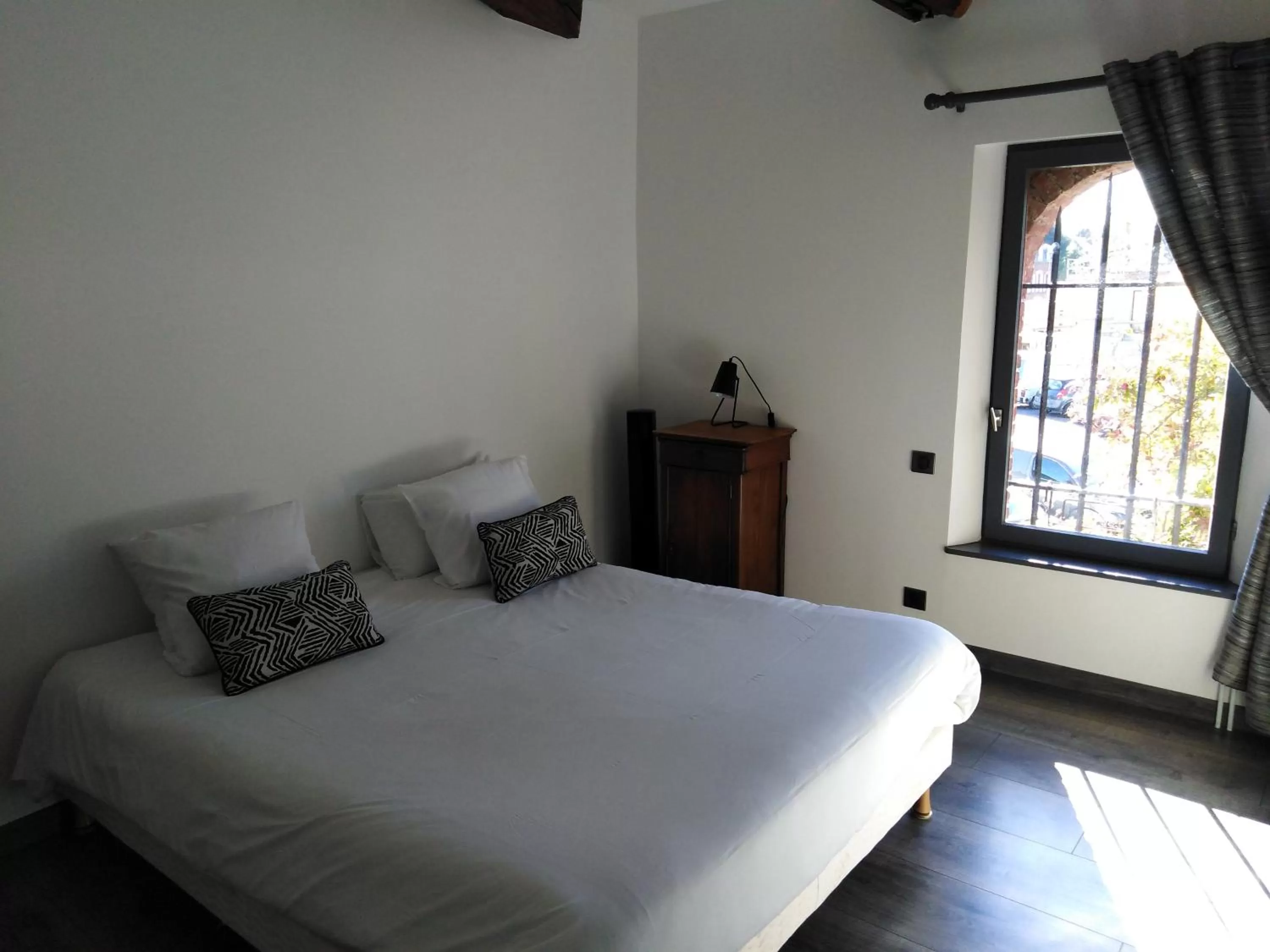 Off site, Bed in Hotel et Spa Le Lion d'Or