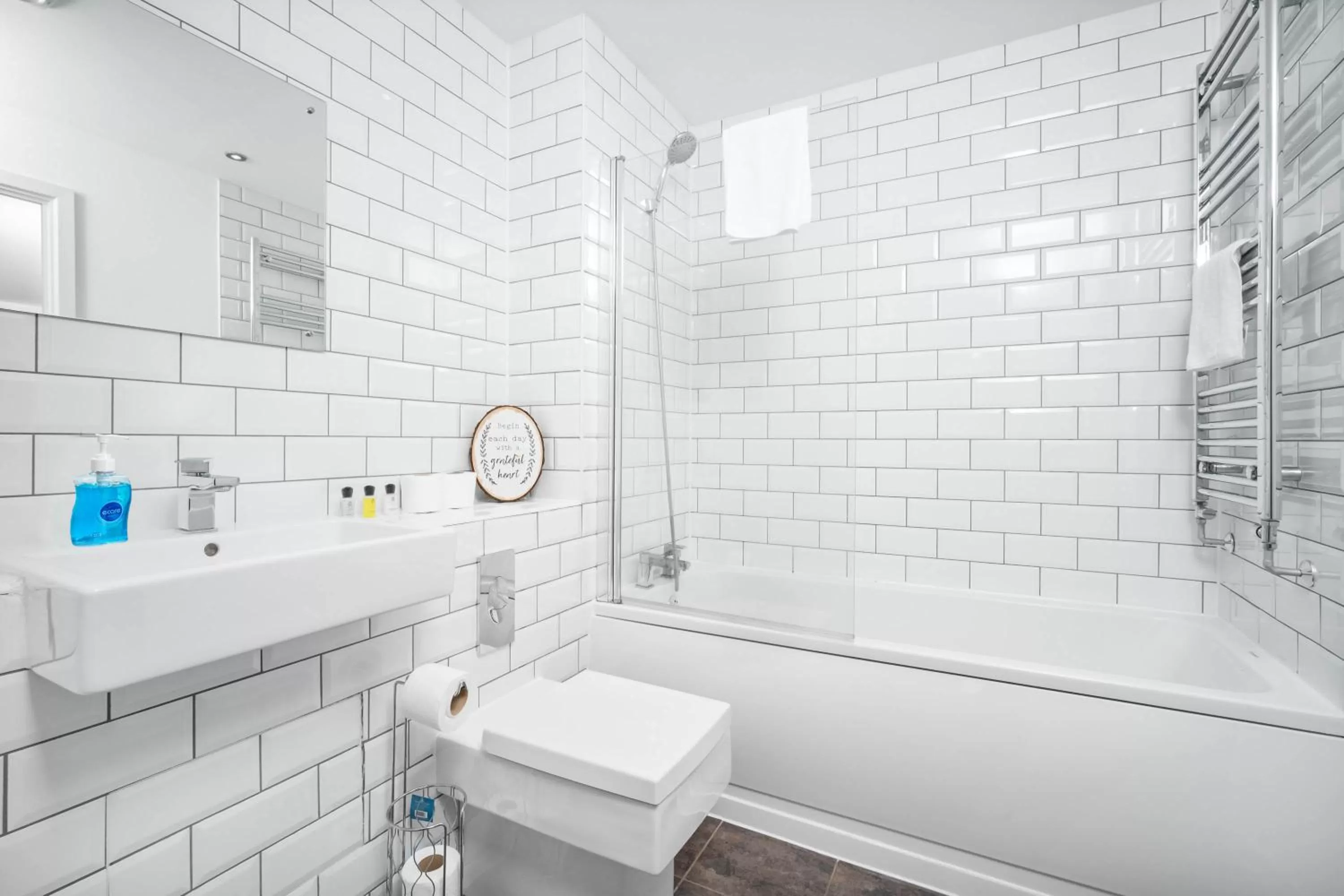 Shower, Bathroom in Onyx O2 Arena Brindley Place Broad Street Large Spacious Apartment