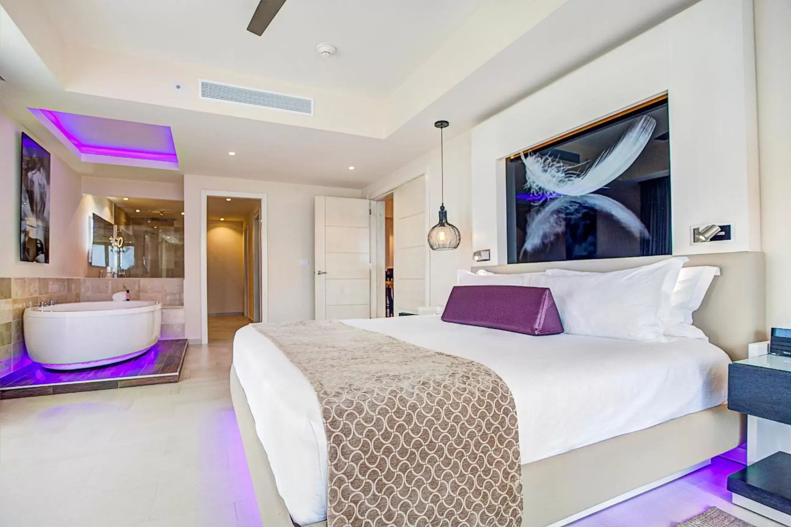 Bedroom, Bed in Royalton CHIC Punta Cana, An Autograph Collection All-Inclusive Resort & Casino, Adults Only