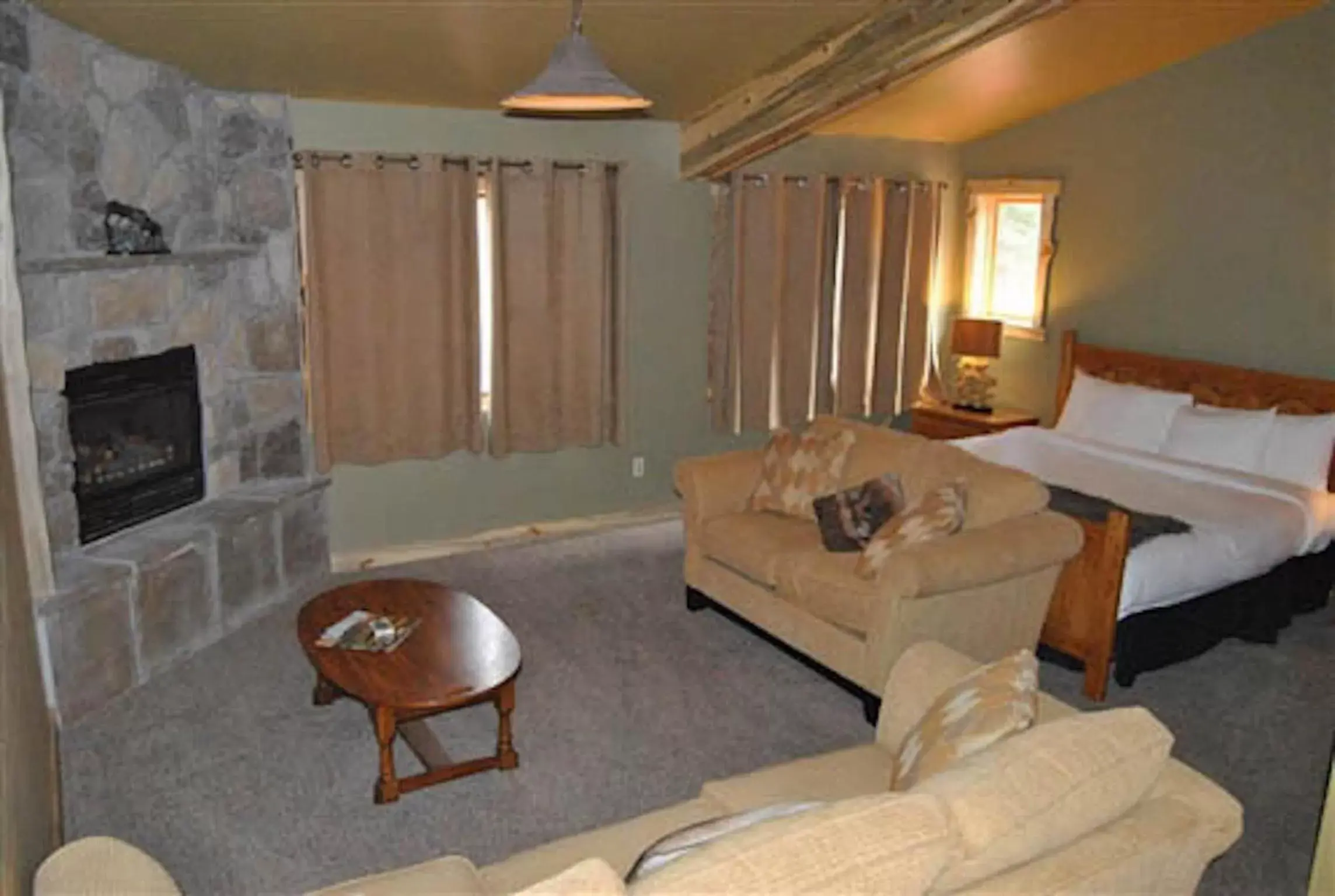 King Suite in Arrowhead Mountain Lodge
