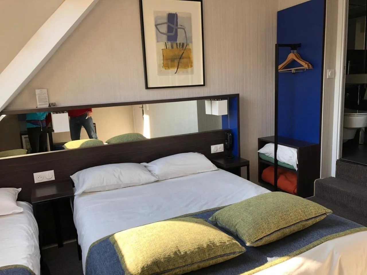 Bed in Hôtel Charing Cross