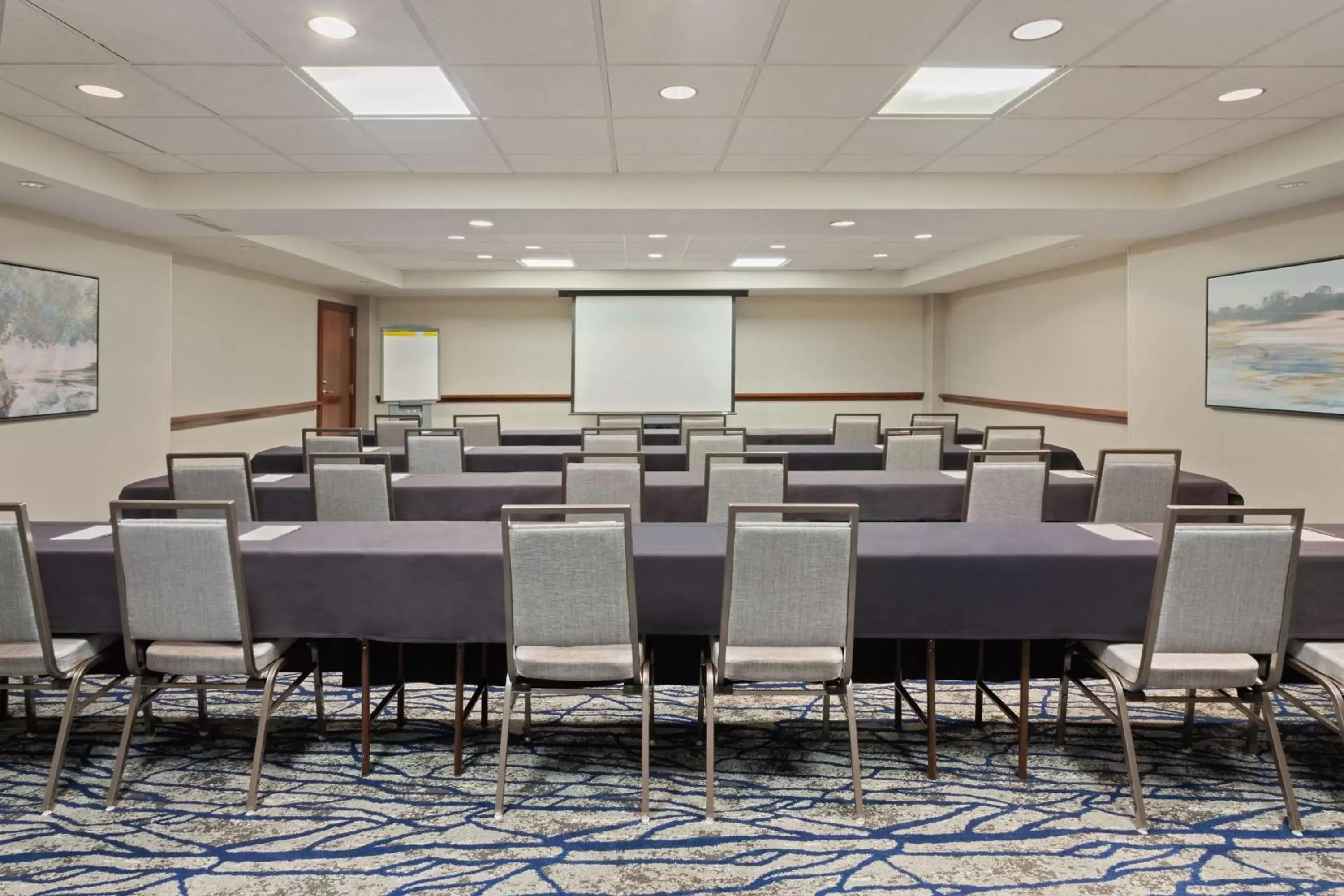 Meeting/conference room in Embassy Suites by Hilton Tampa USF Near Busch Gardens