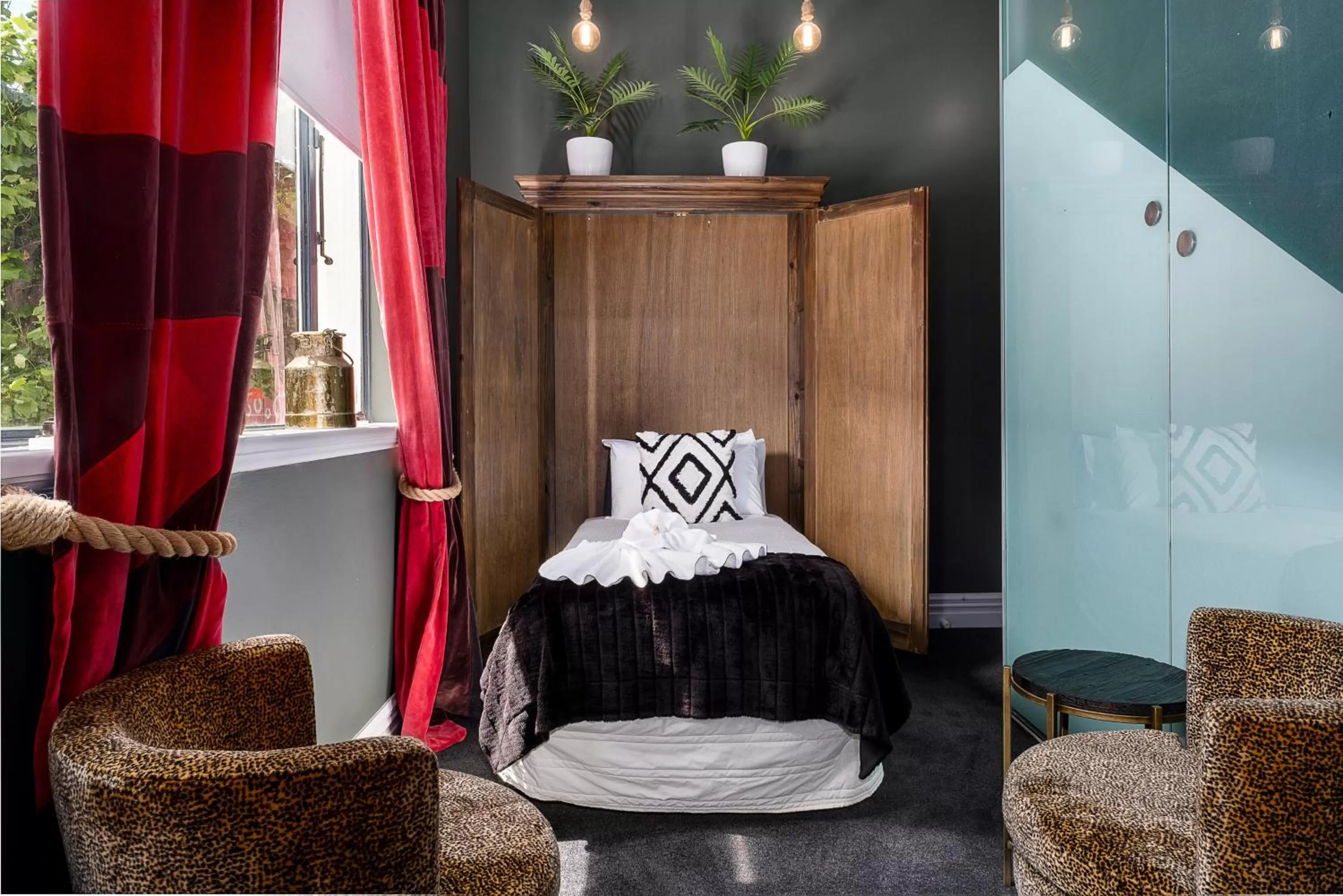 Bed in Hotel D'urville Blenheim