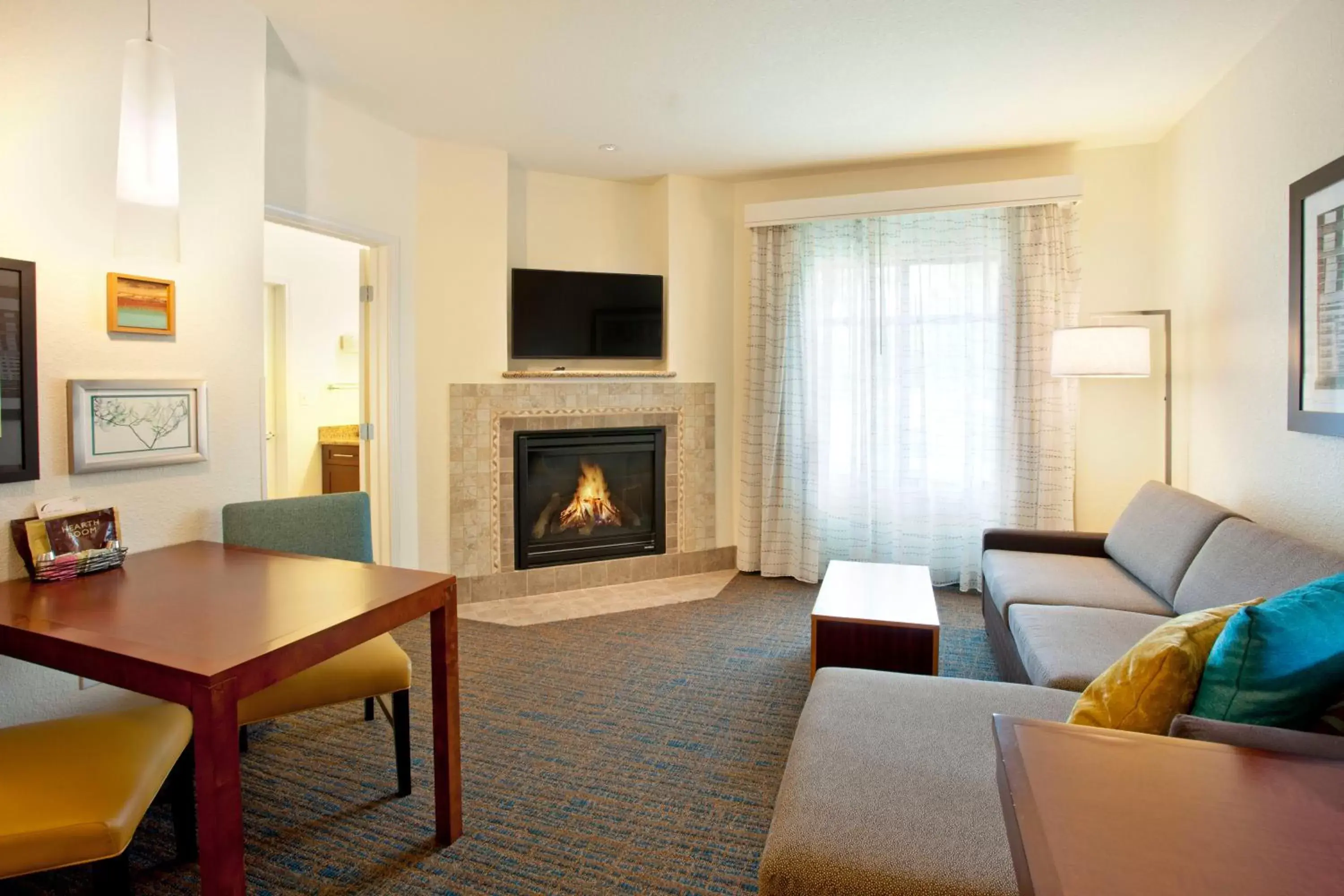 Seating Area in Residence Inn by Marriott Portland Airport at Cascade Station