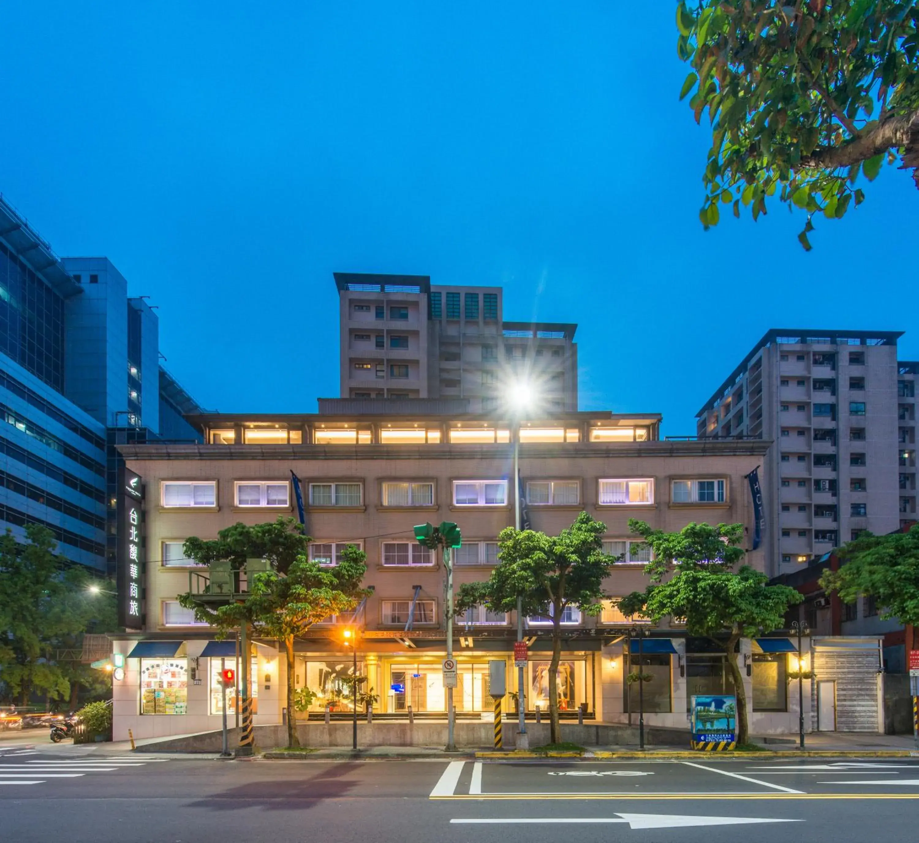 Property Building in Forward Hotel Nangang