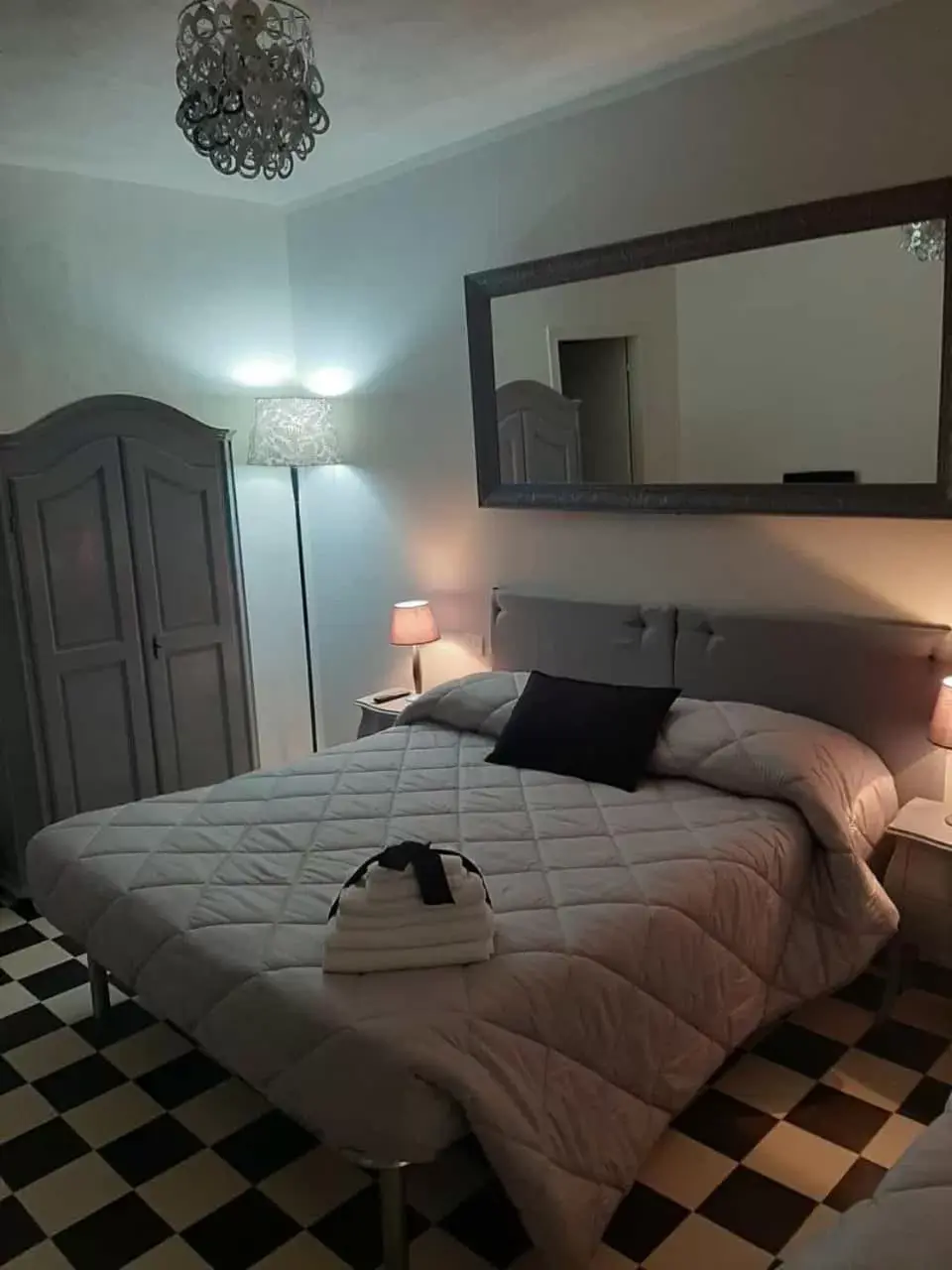 Photo of the whole room, Bed in B&B Principe Calaf 3
