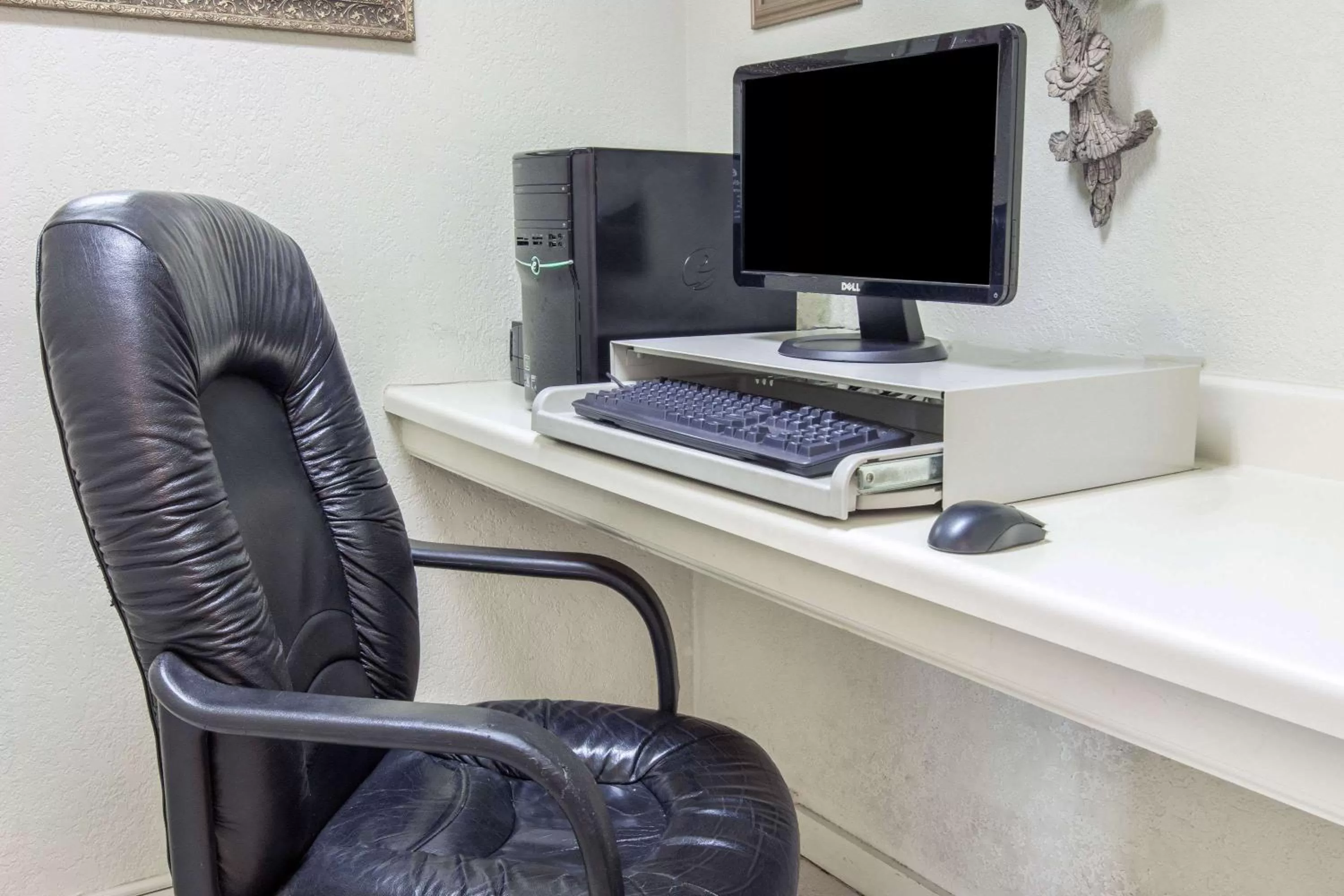 Business facilities in Super 8 by Wyndham Tyler TX