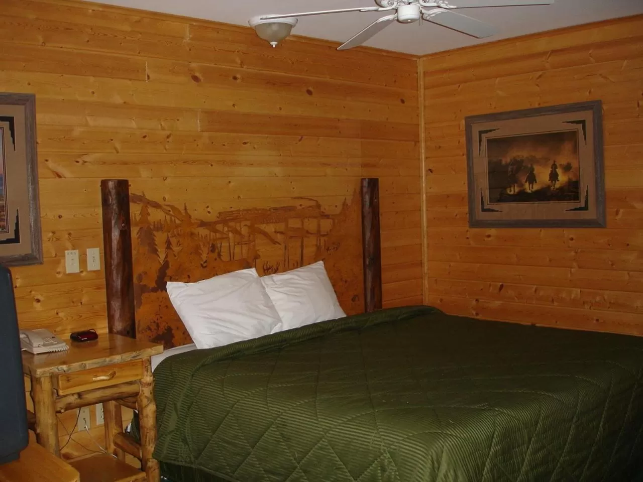 Bed in Georgetown Mountain Inn
