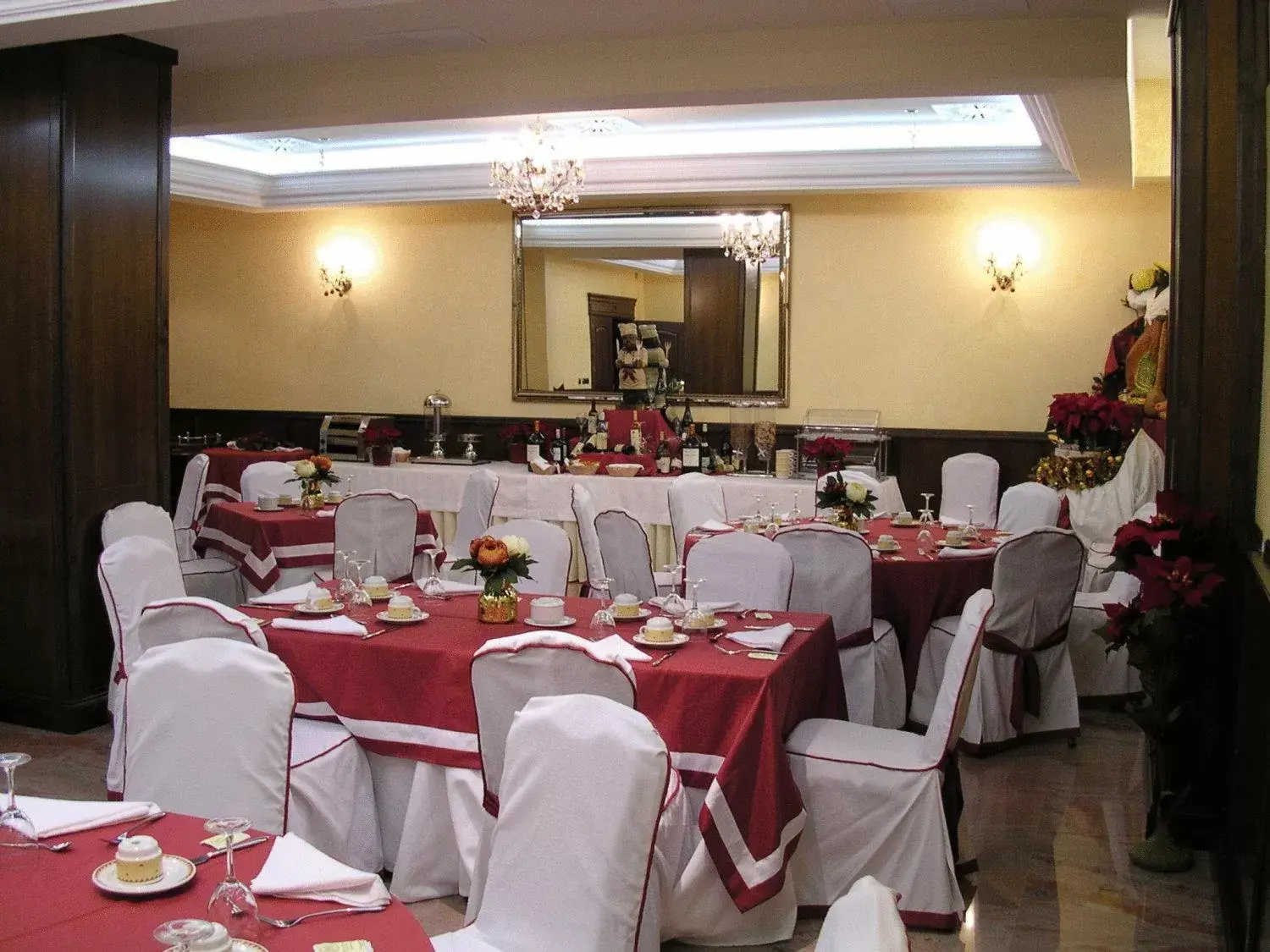 Banquet/Function facilities, Restaurant/Places to Eat in Santiago