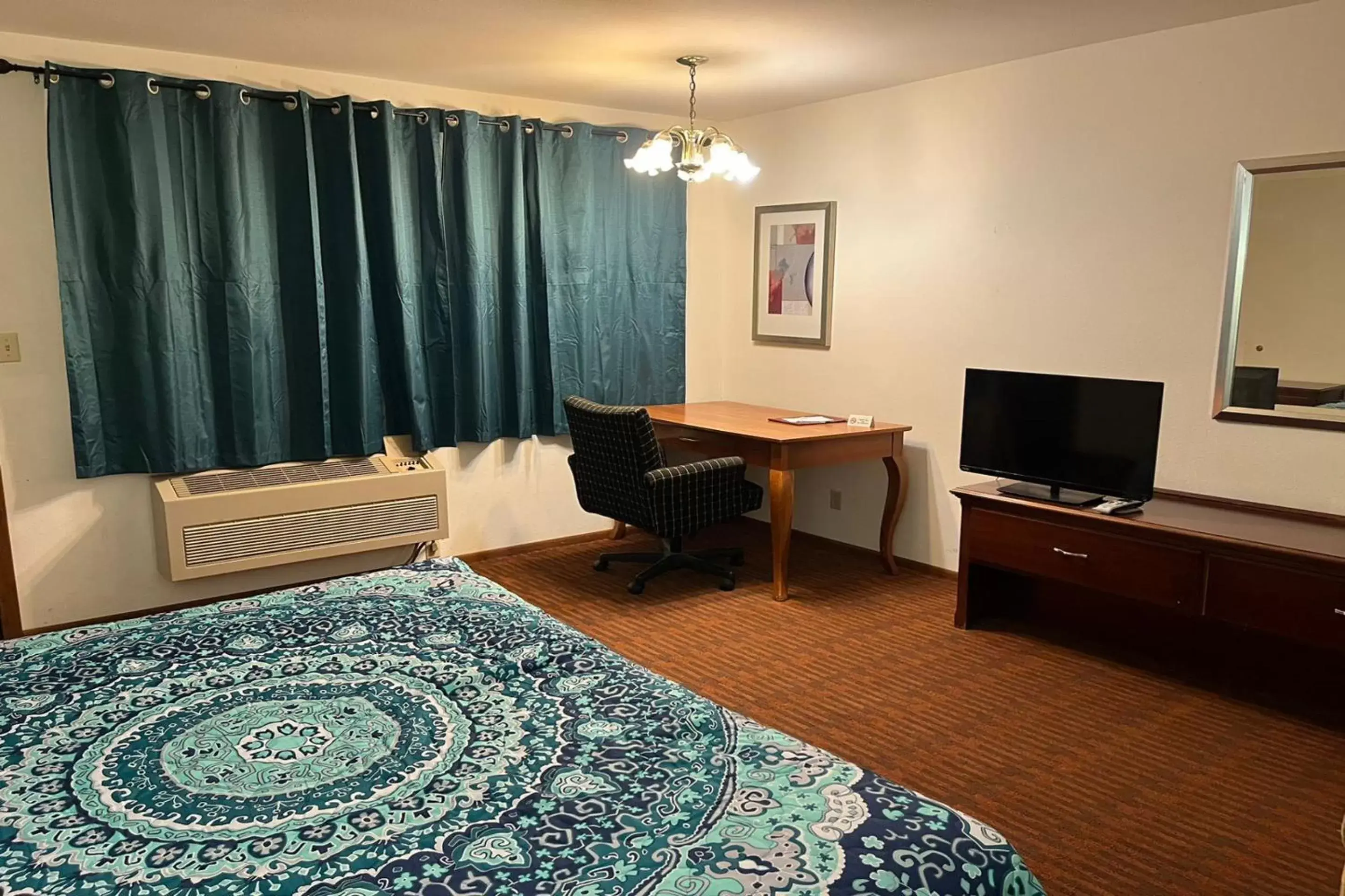 Standard King Room in Harlan Inn and Suites