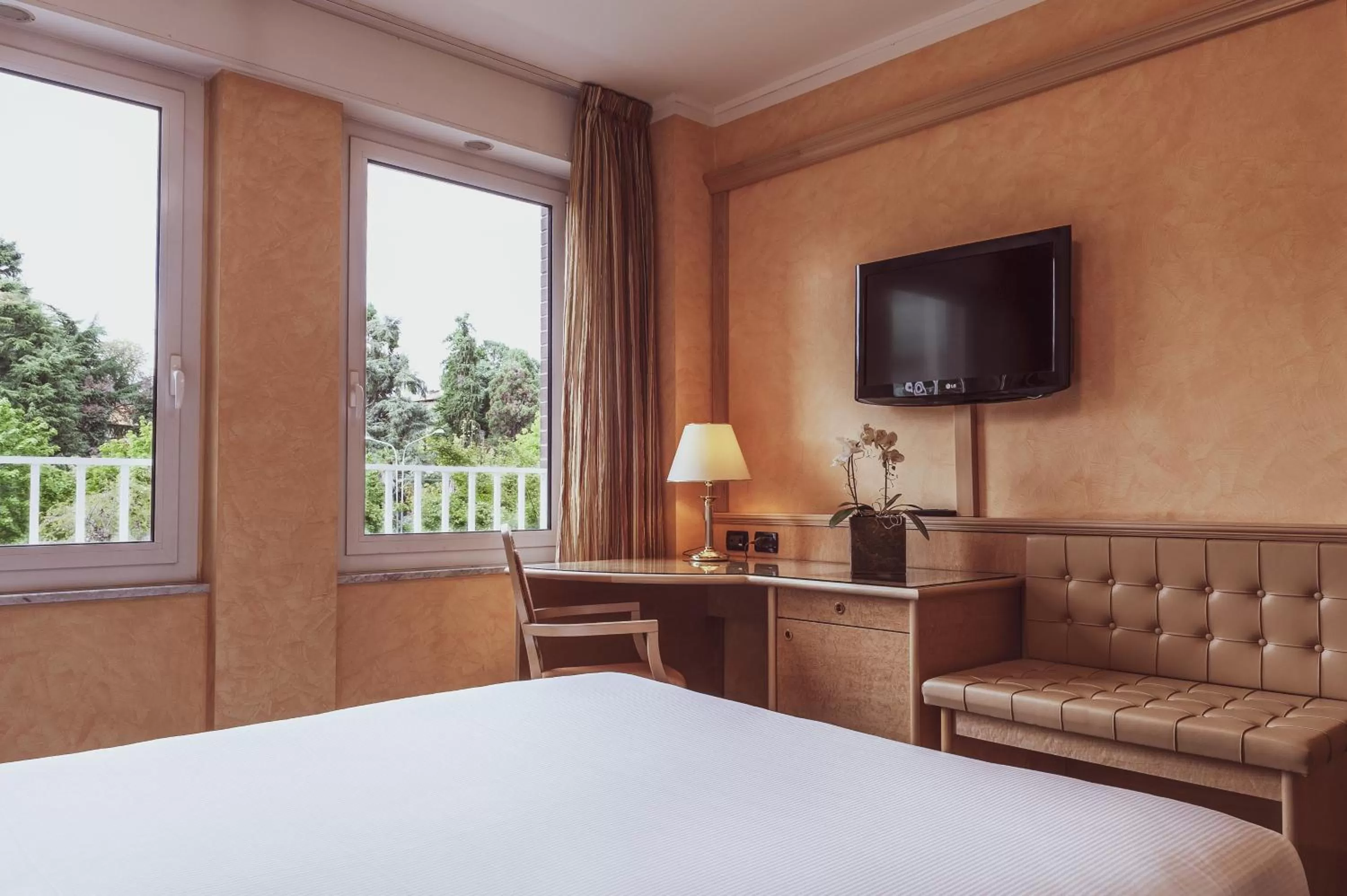 TV and multimedia, Bed in Agora' Palace Hotel